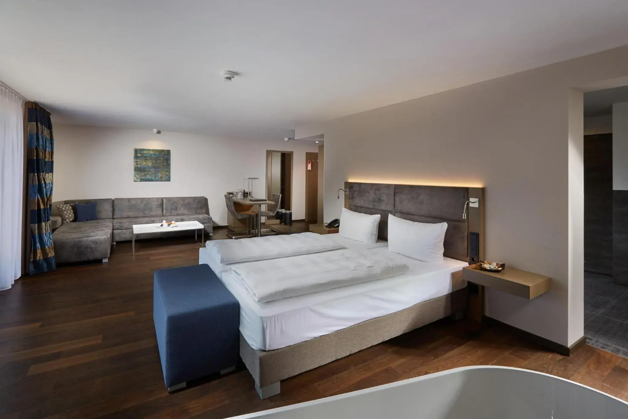 Photo of the whole room, Bed in Schloss Reinach Photo of the whole room, Bed in Schloss Reinach