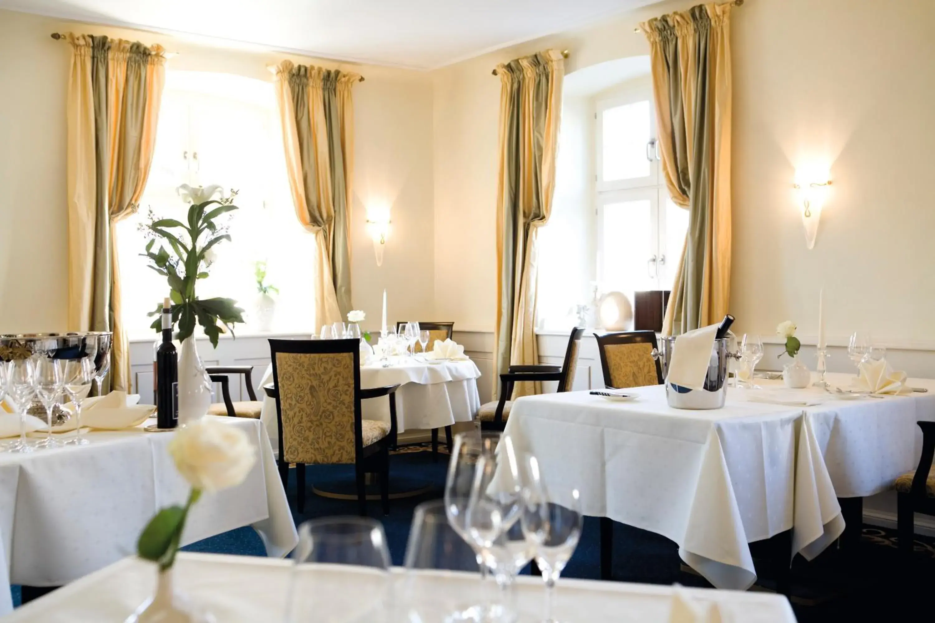 Restaurant/places to eat in Schloss Reinach Restaurant/places to eat in Schloss Reinach