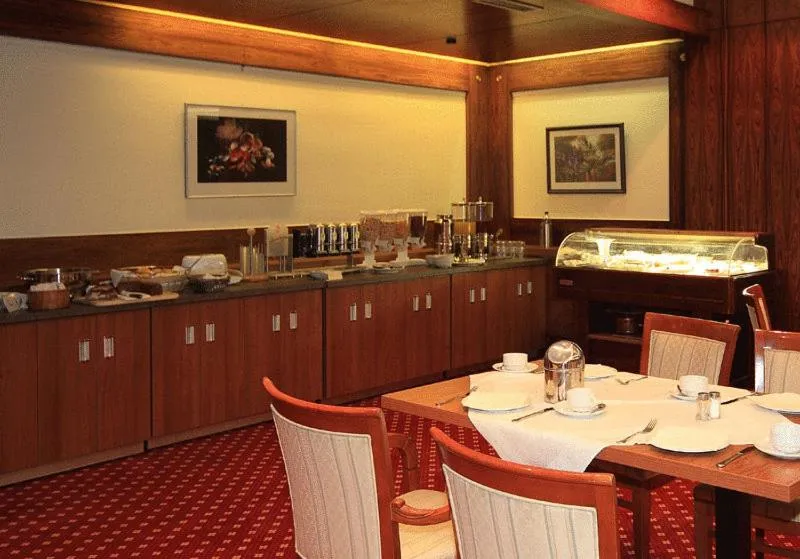 Restaurant/places to eat in Hotel-Restaurant Seegarten Quickborn