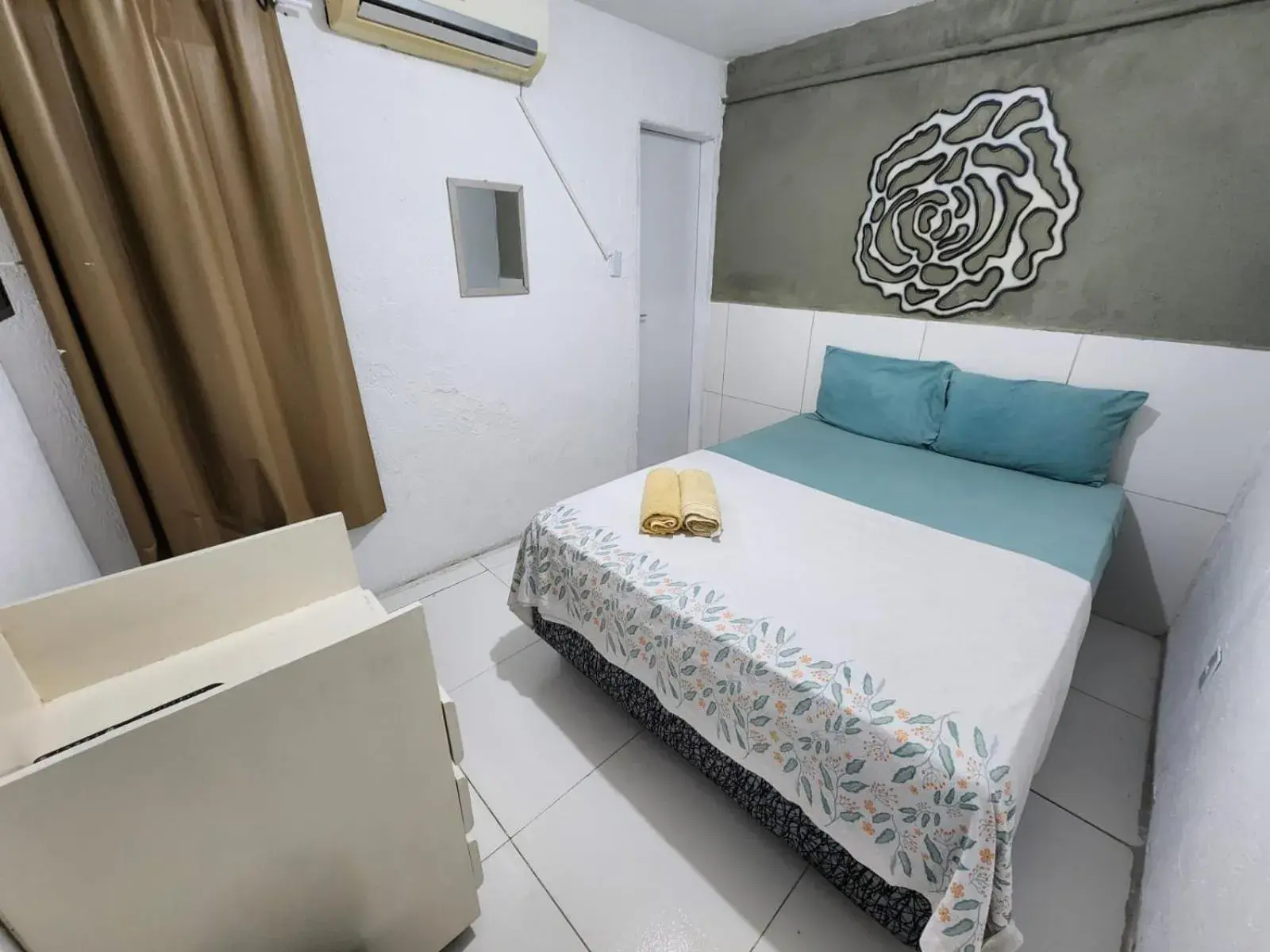 Double Room with Private Bathroom - single occupancy in Casa do Meio Pousada Double Room with Private Bathroom - single occupancy in Casa do Meio Pousada