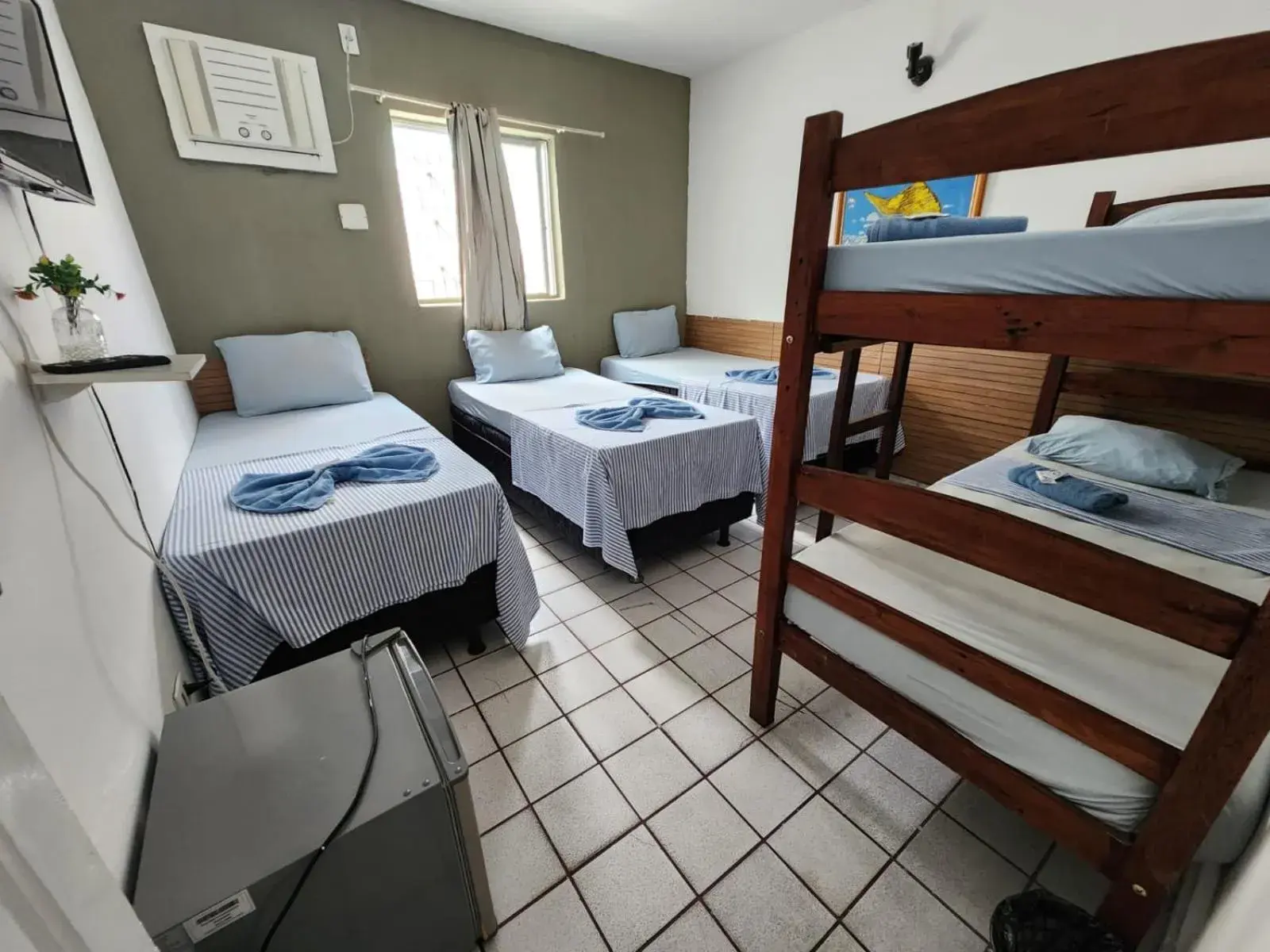 Family Room with Shared Bathroom - single occupancy in Casa do Meio Pousada Family Room with Shared Bathroom - single occupancy in Casa do Meio Pousada