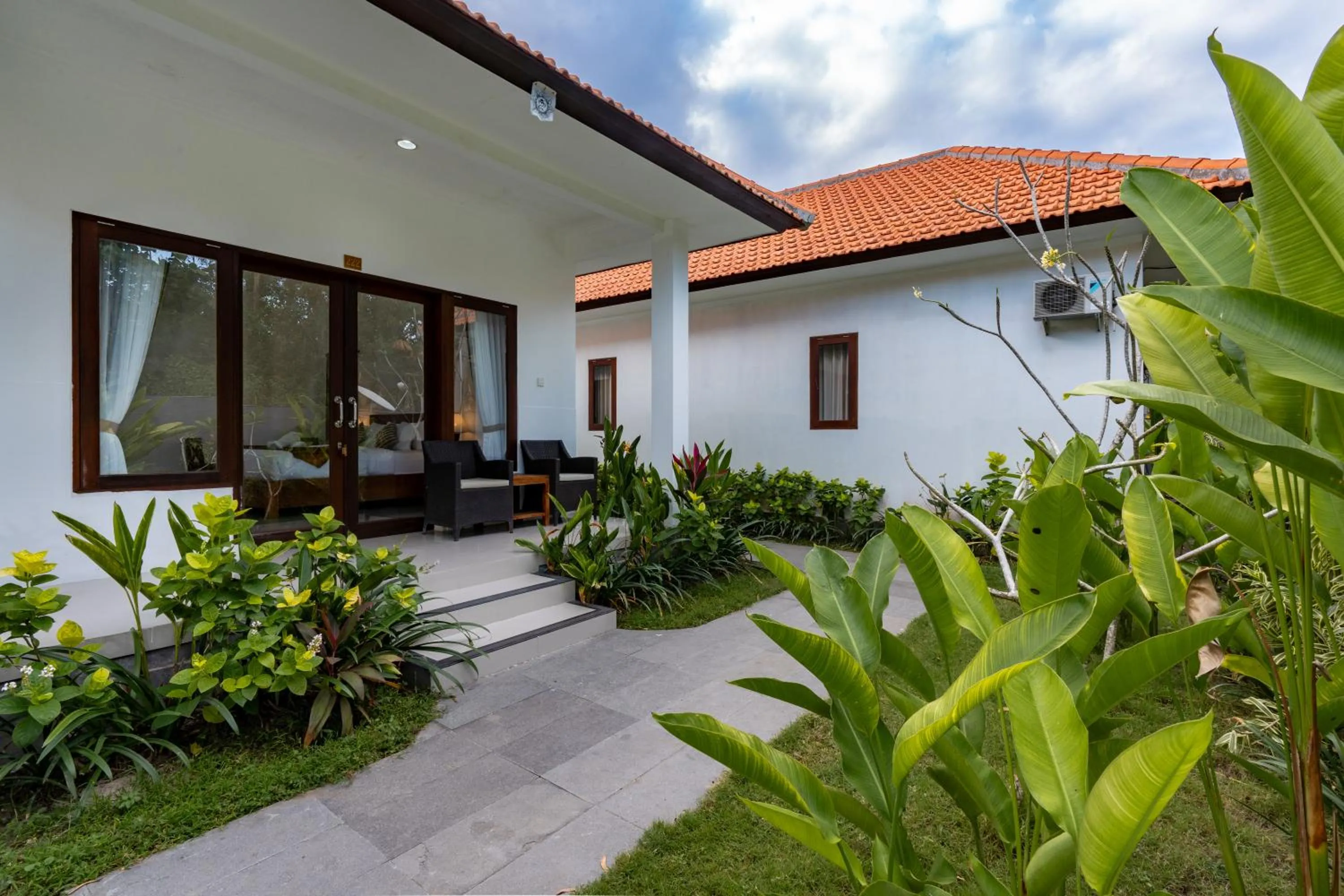 Nusa Indah Onai Hotel