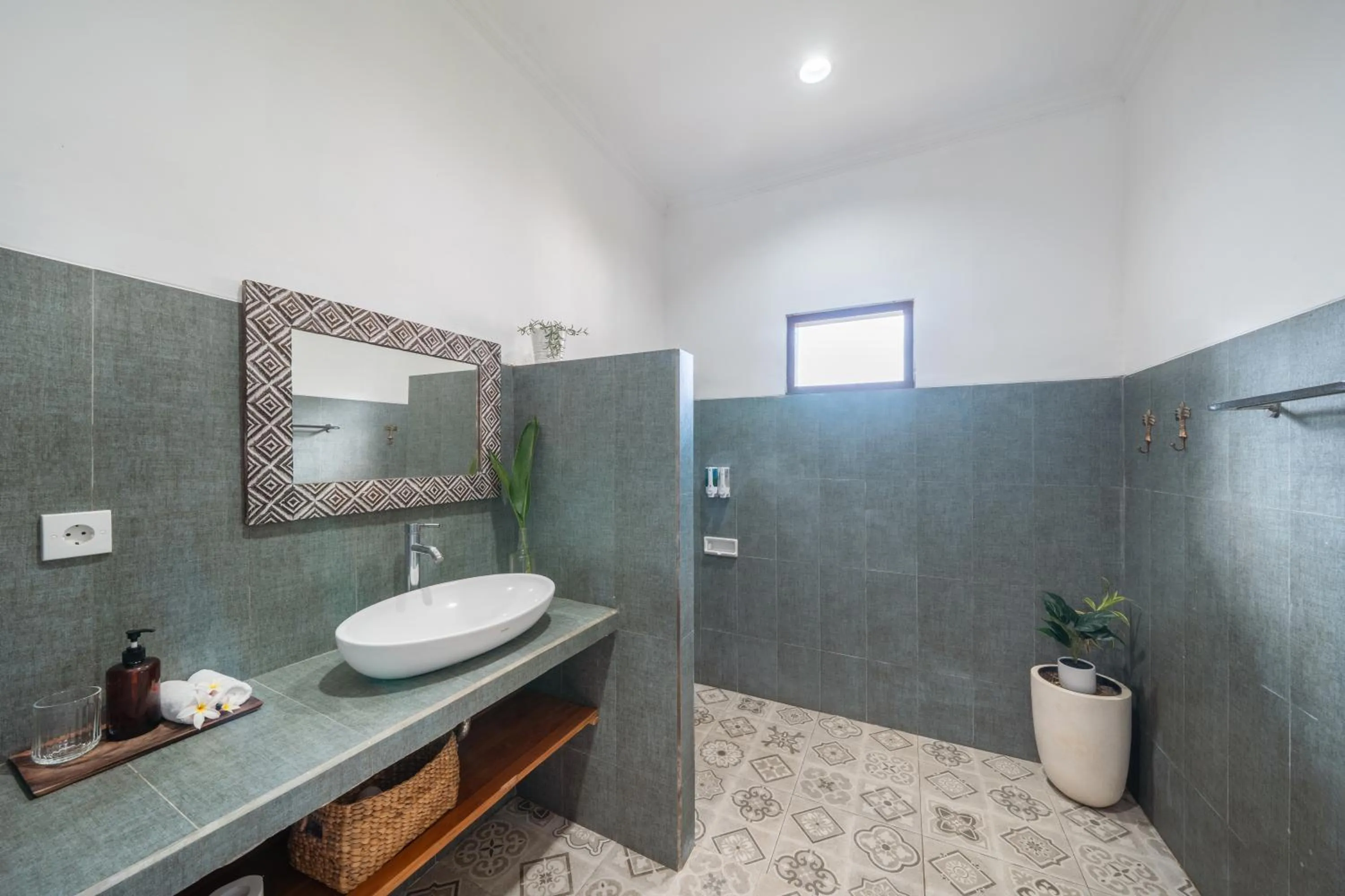 Nusa Indah Onai Hotel