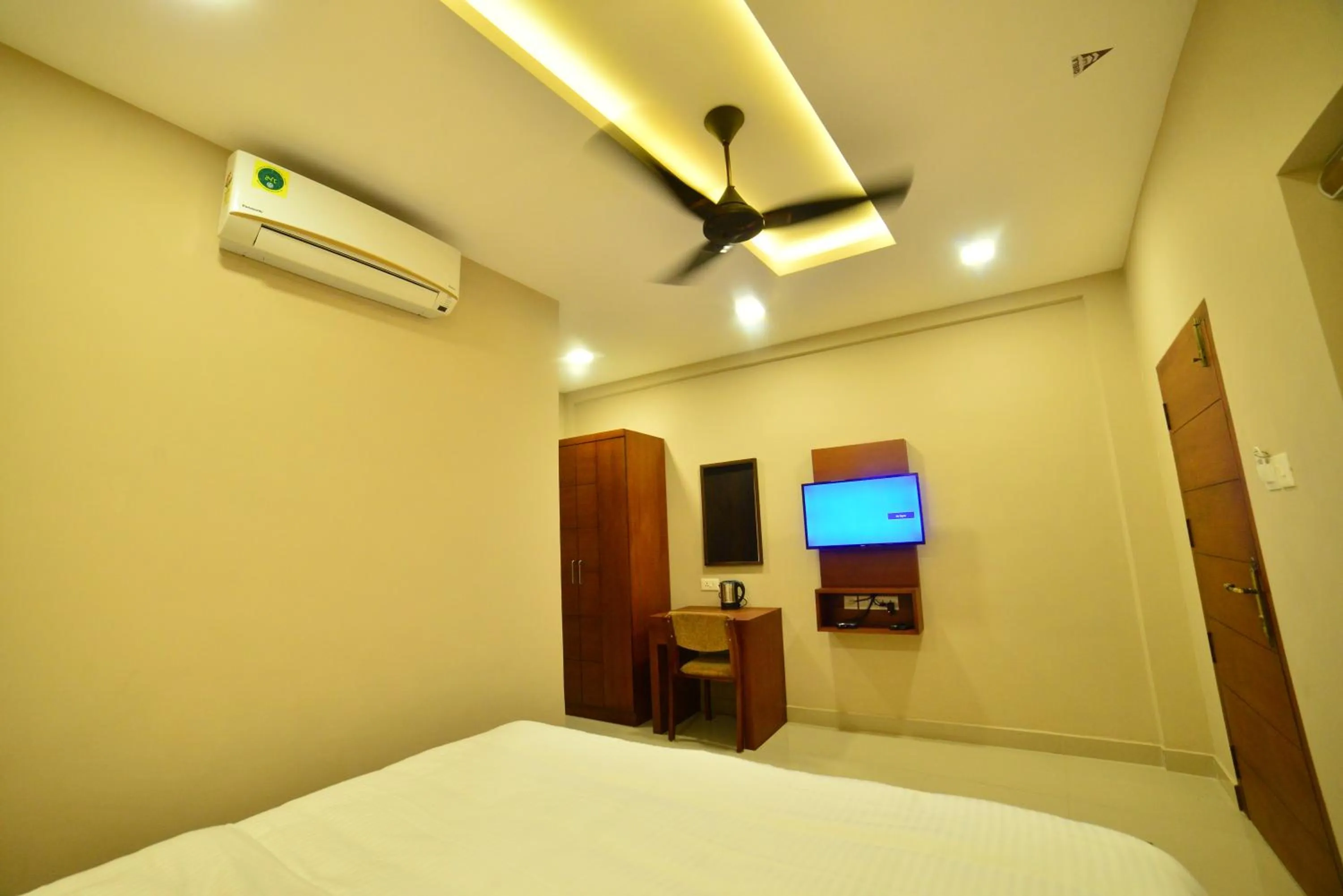 Photo of the whole room, Bed in Hotel Priya