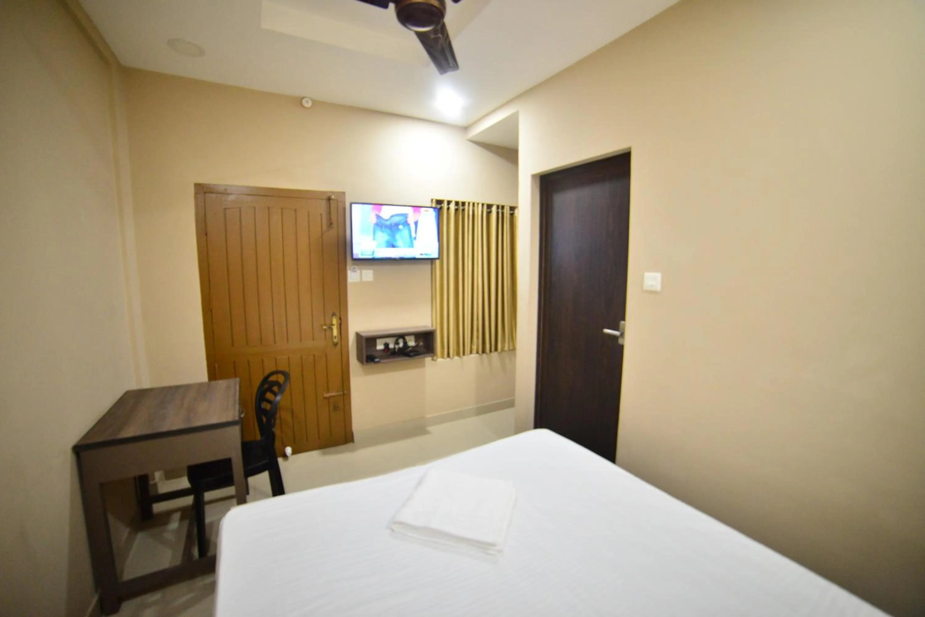 Photo of the whole room, Bed in Hotel Priya