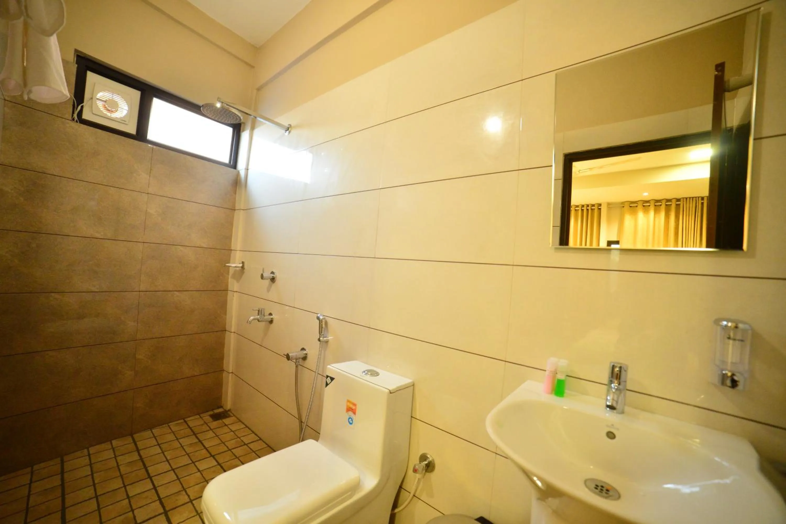 Bathroom in Hotel Priya