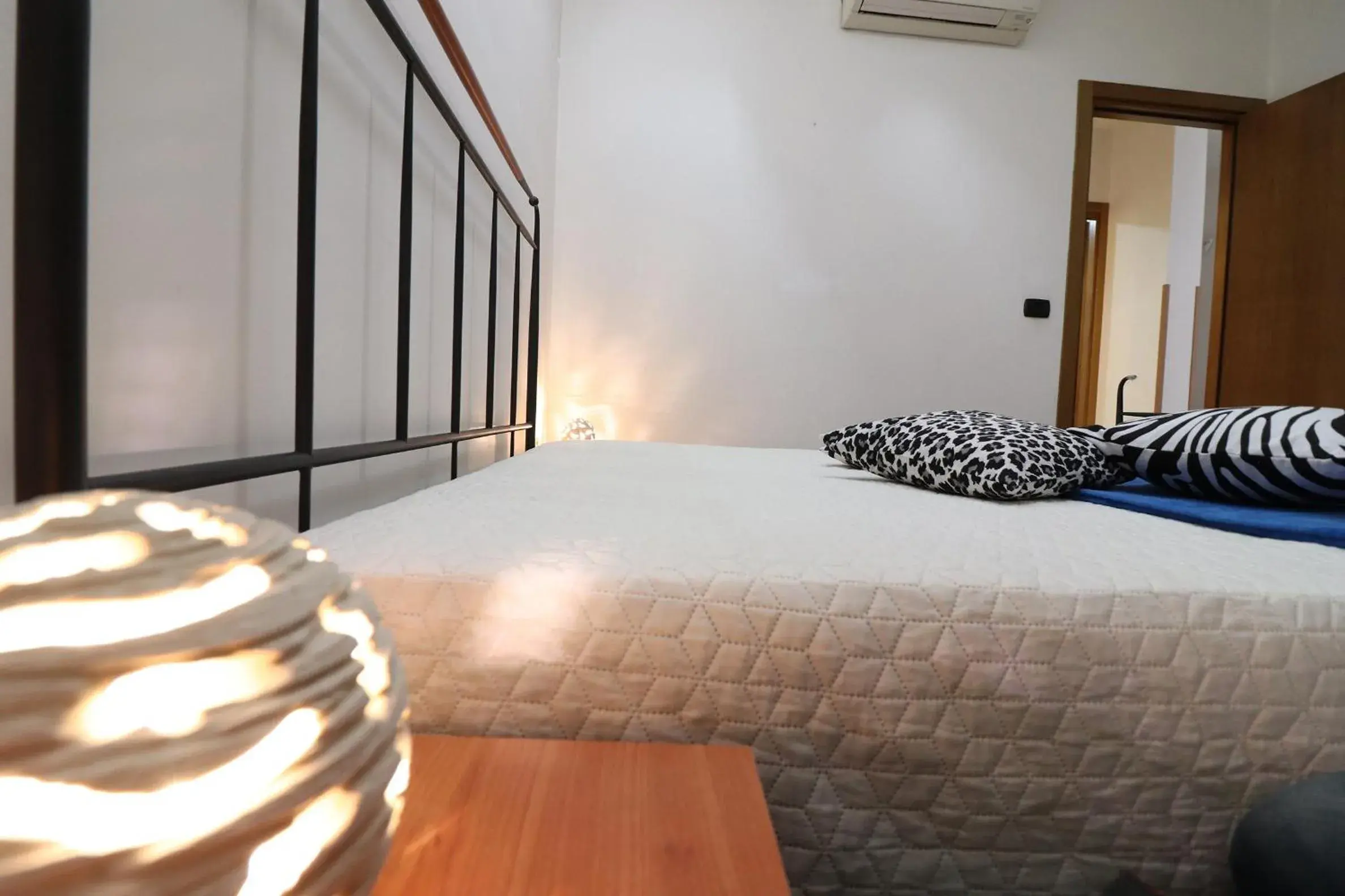 Bedroom, Bed in Casa vacanze arianna Otranto centro, Salento 6 posti Bedroom, Bed in Casa vacanze arianna Otranto centro, Salento 6 posti