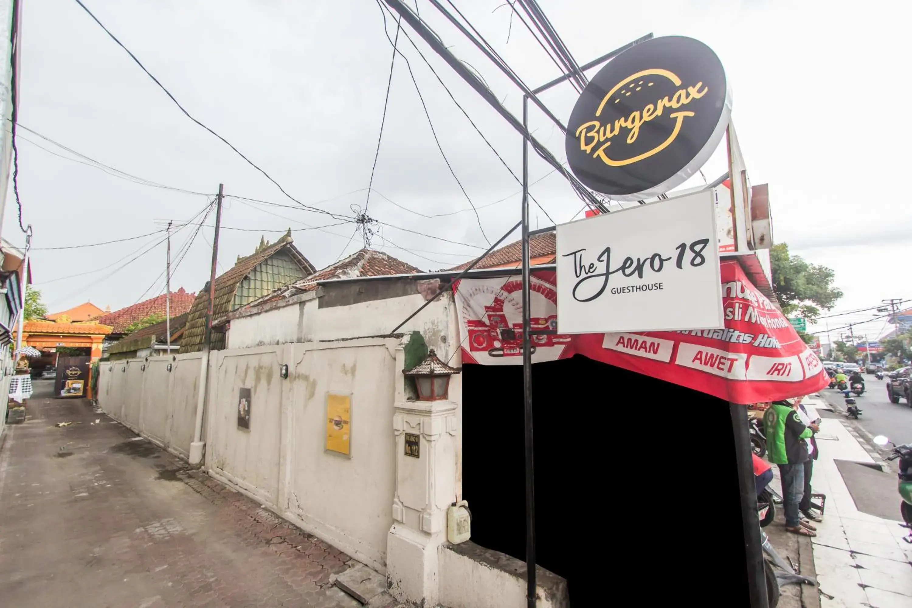 Property building in The jero 18 kuta guest house Property building in The jero 18 kuta guest house