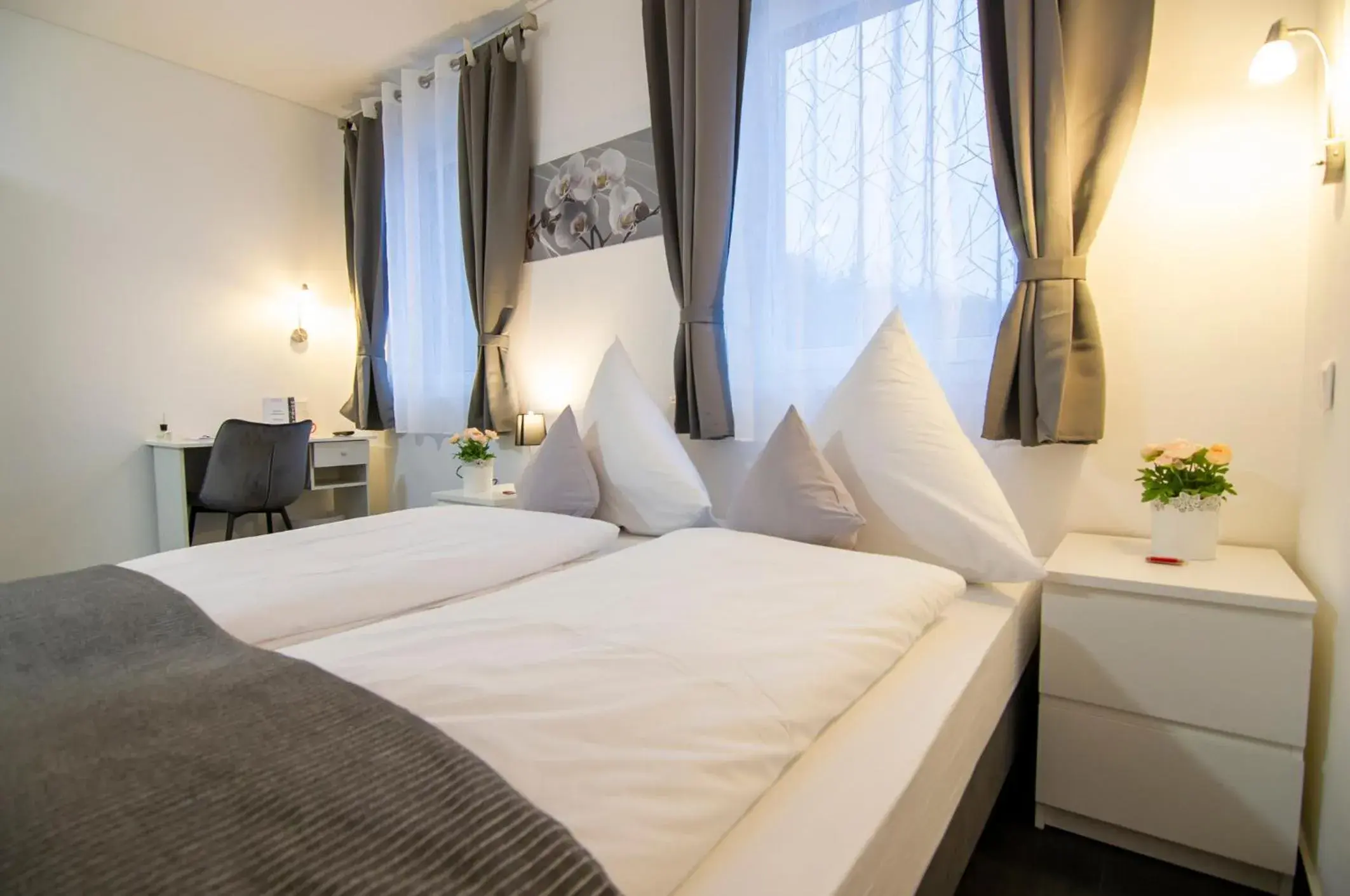 Standard Double Room - single occupancy in Hotel L201 - 24h self-check in Standard Double Room - single occupancy in Hotel L201 - 24h self-check in