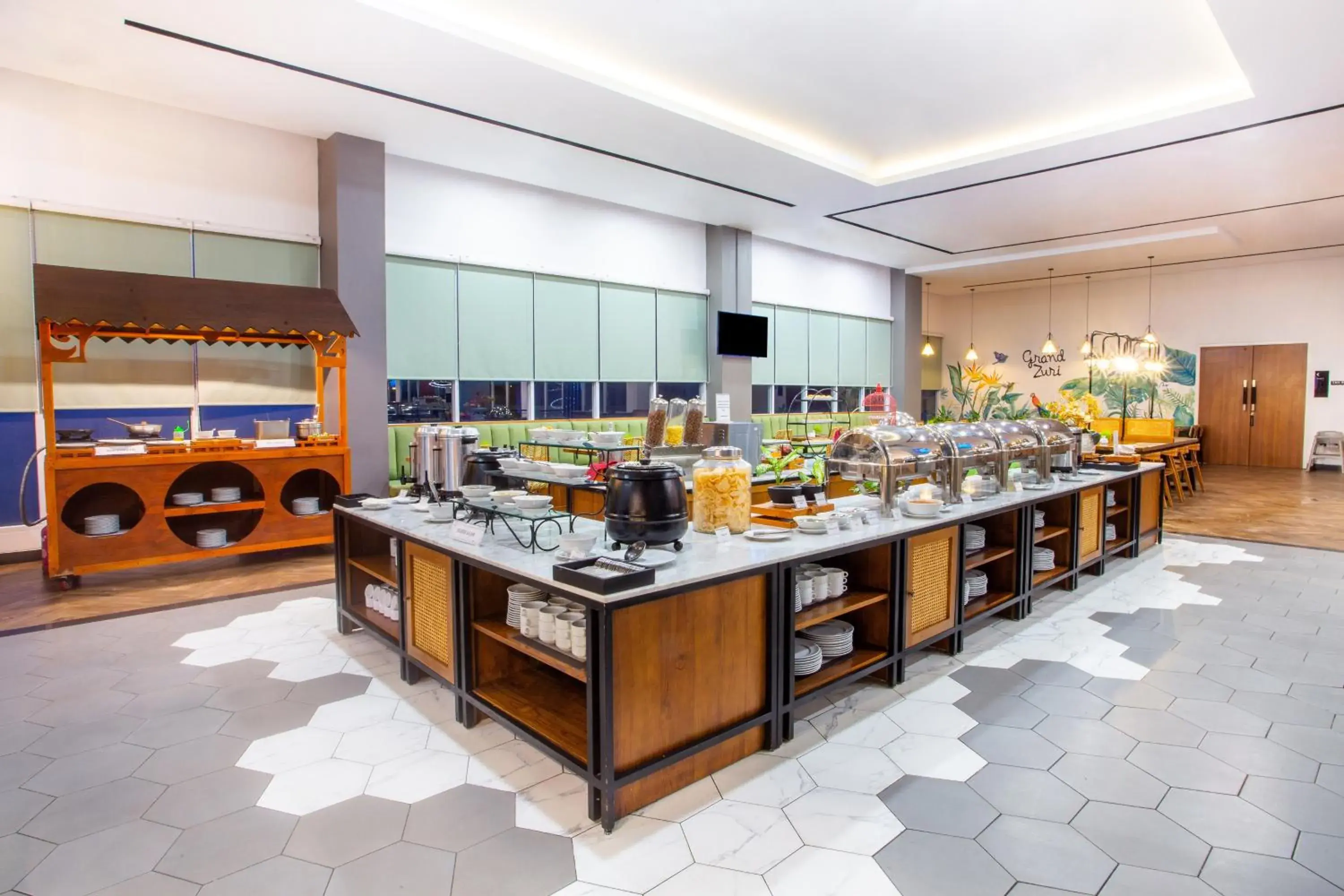 Restaurant/places to eat in Grand Zuri Ketapang Restaurant/places to eat in Grand Zuri Ketapang