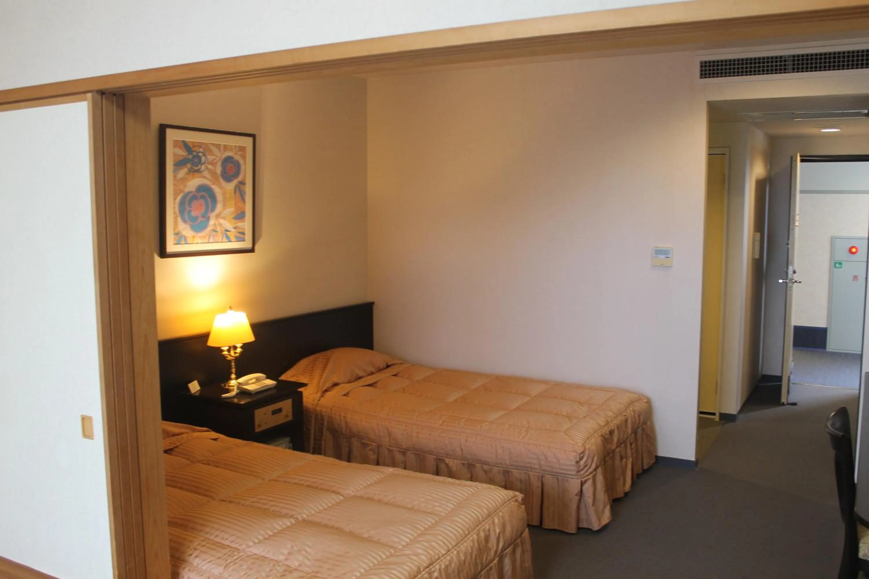 Photo of the whole room, Bed in The Gran Resort Oumi Maiko