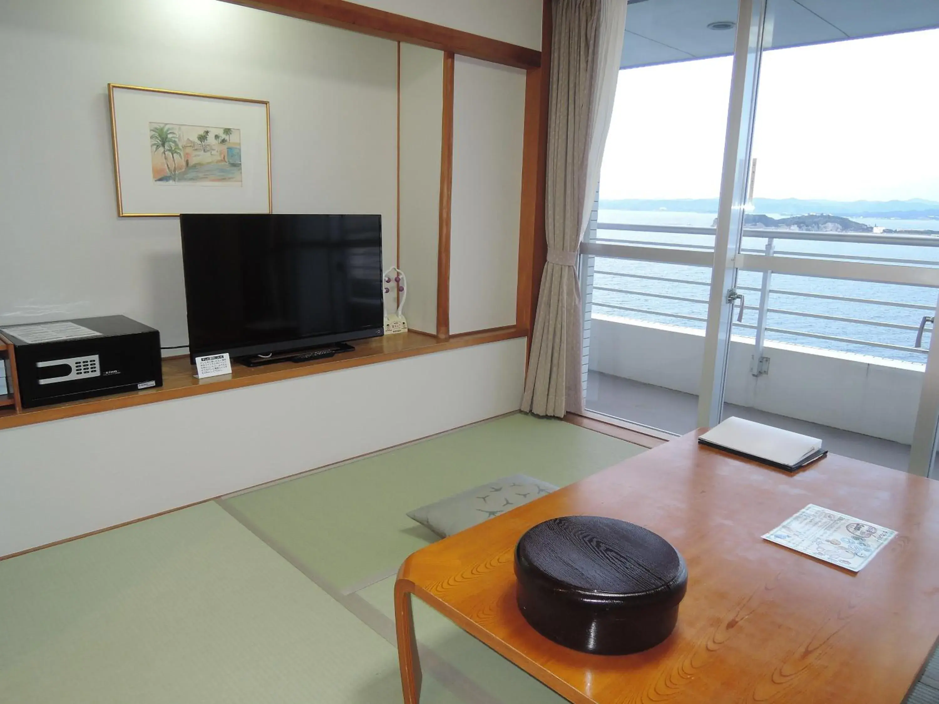 Japanese-Style Room with Tatami Area and Shared Bathroom - single occupancy - Non-Smoking in The Gran Resort Elegante Shirahama Japanese-Style Room with Tatami Area and Shared Bathroom - single occupancy - Non-Smoking in The Gran Resort Elegante Shirahama