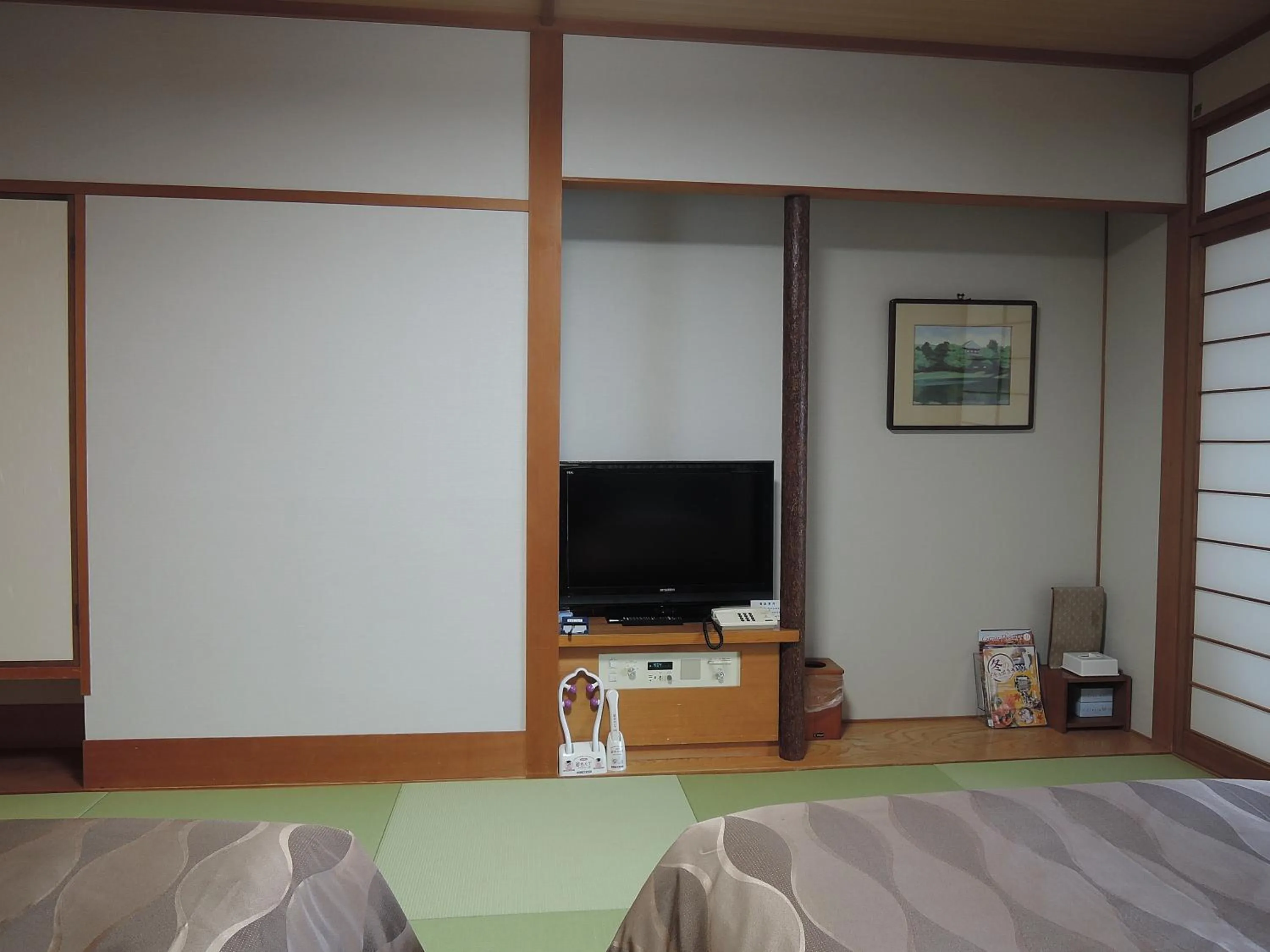 TV and multimedia, Bed in The Gran Resort Elegante Shirahama