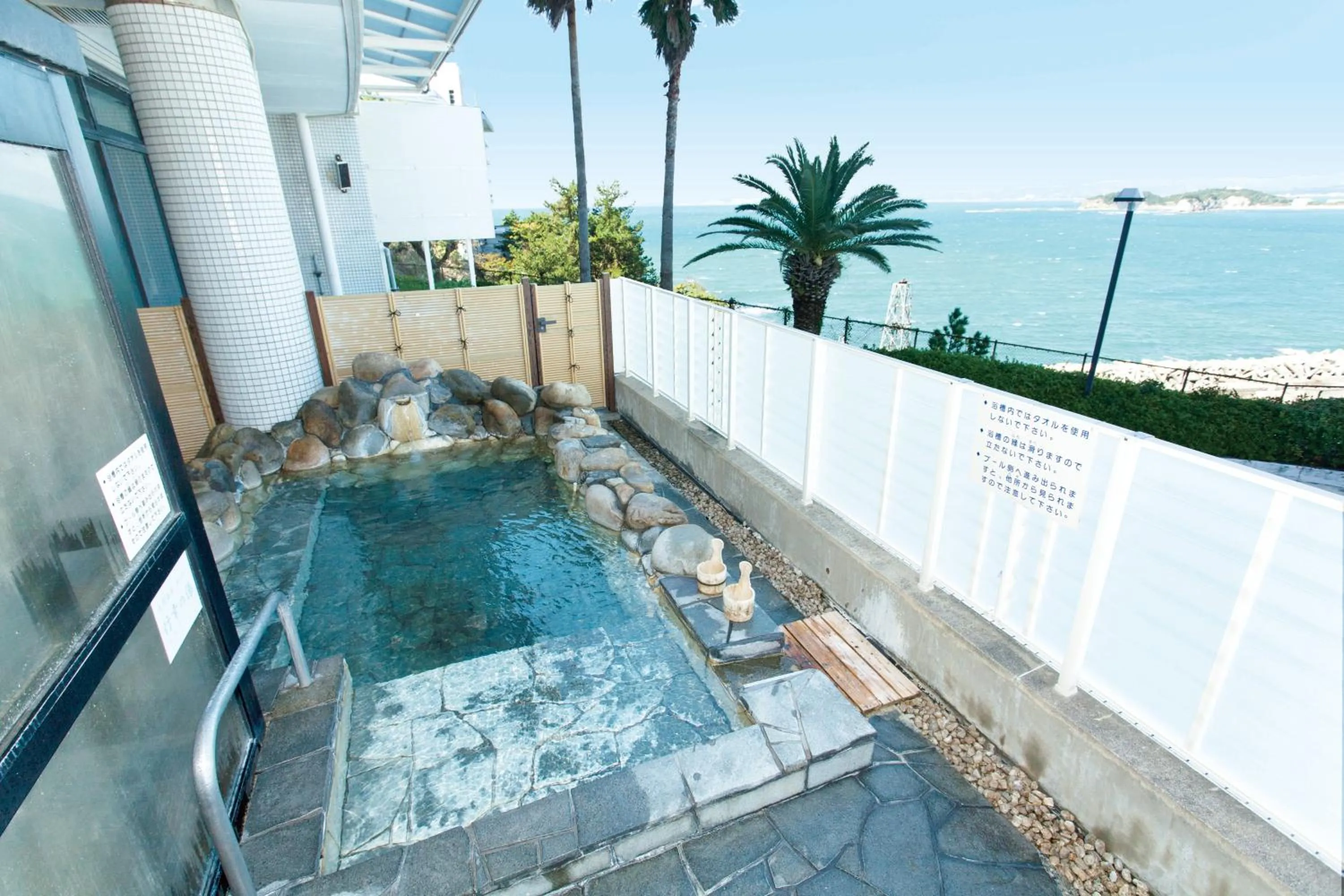 Open Air Bath in The Gran Resort Elegante Shirahama