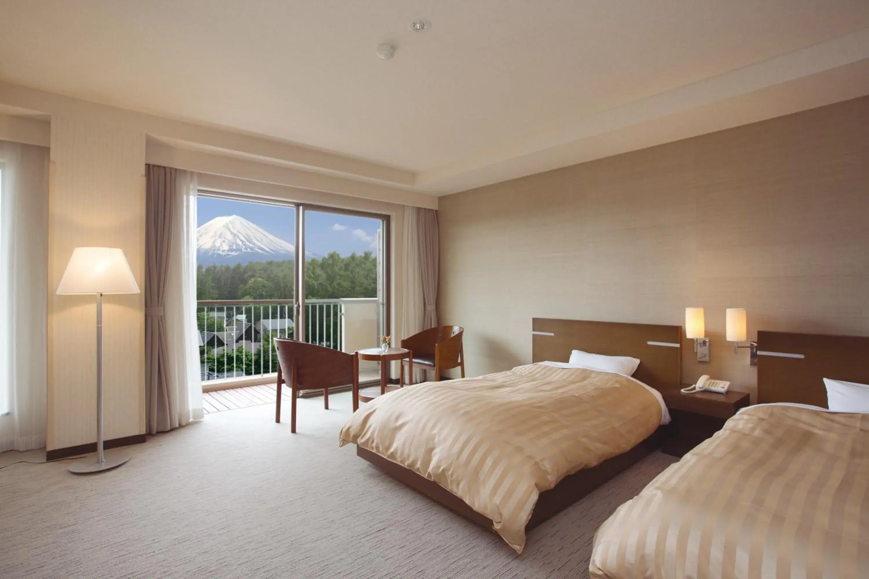 View (from property/room), Bed in The Gran Resort Princess Fujikawaguchiko View (from property/room), Bed in The Gran Resort Princess Fujikawaguchiko