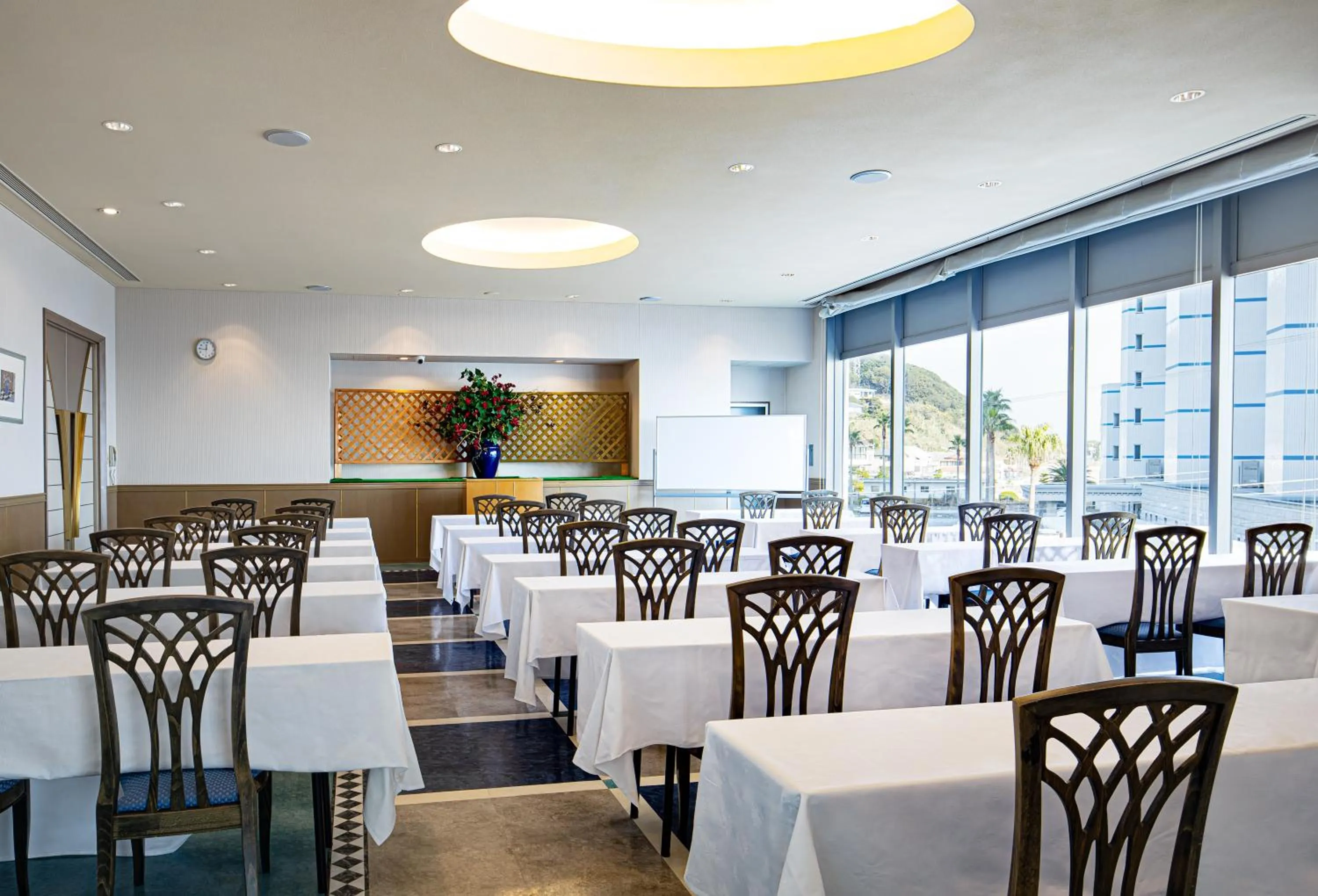 Business facilities in The Gran Resort Elegante Awajishima