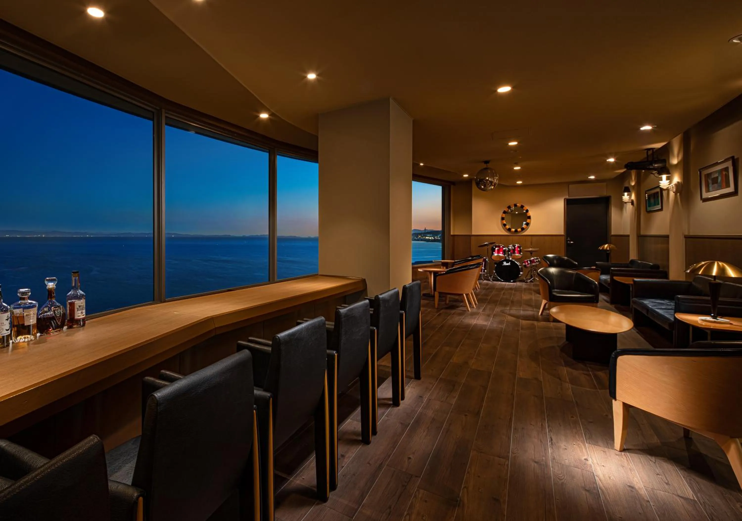 Lounge or bar in The Gran Resort Elegante Awajishima