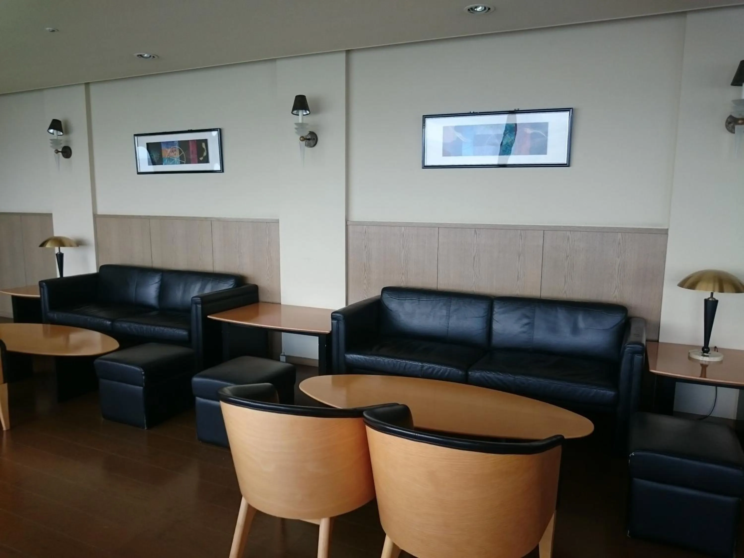 Lounge or bar in The Gran Resort Elegante Awajishima