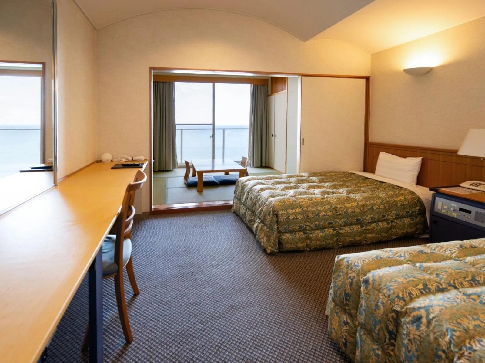 Bed in The Gran Resort Elegante Awajishima