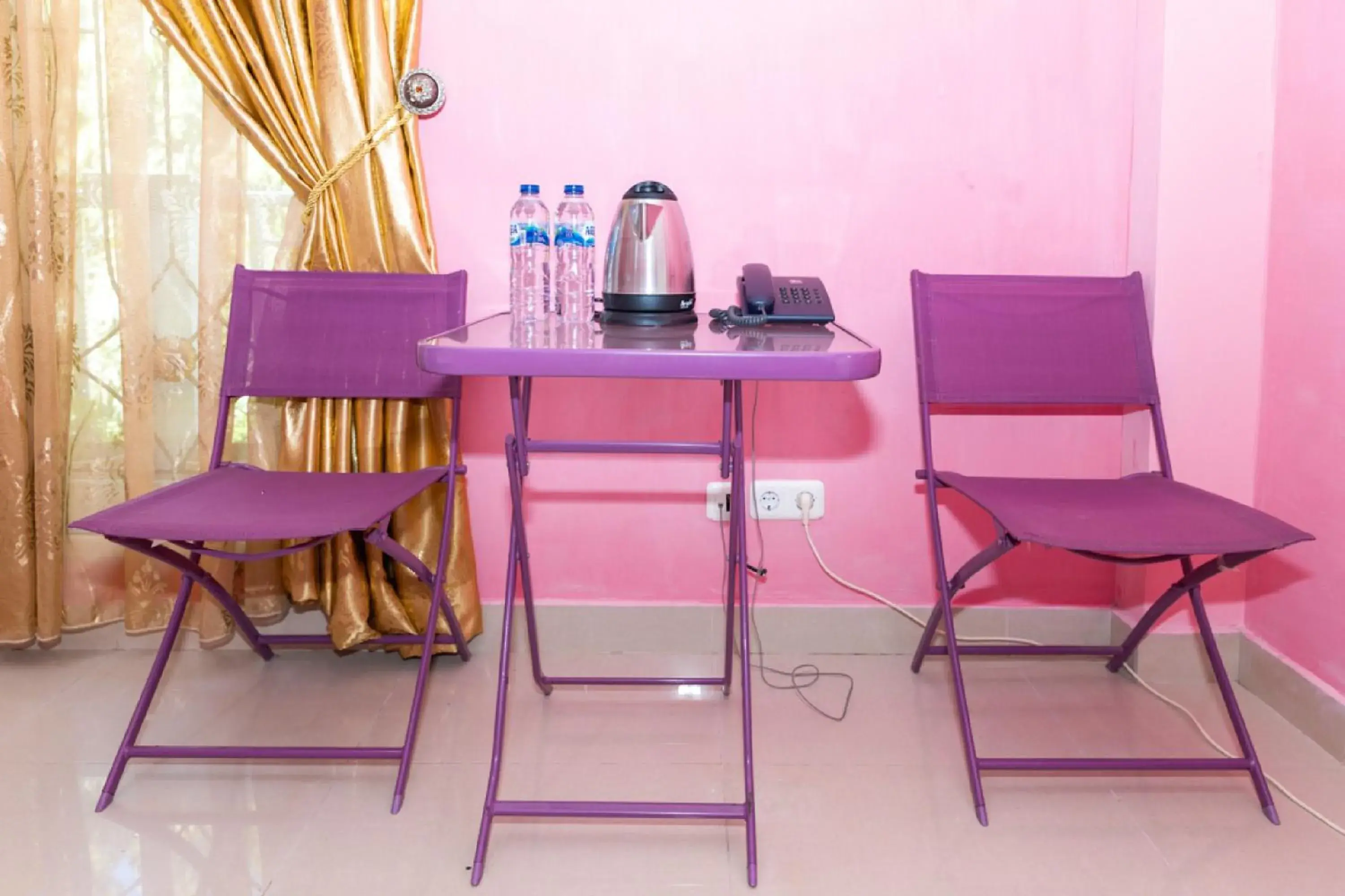 Coffee/tea facilities in RedDoorz Premium @ Sea Residence Manado Coffee/tea facilities in RedDoorz Premium @ Sea Residence Manado