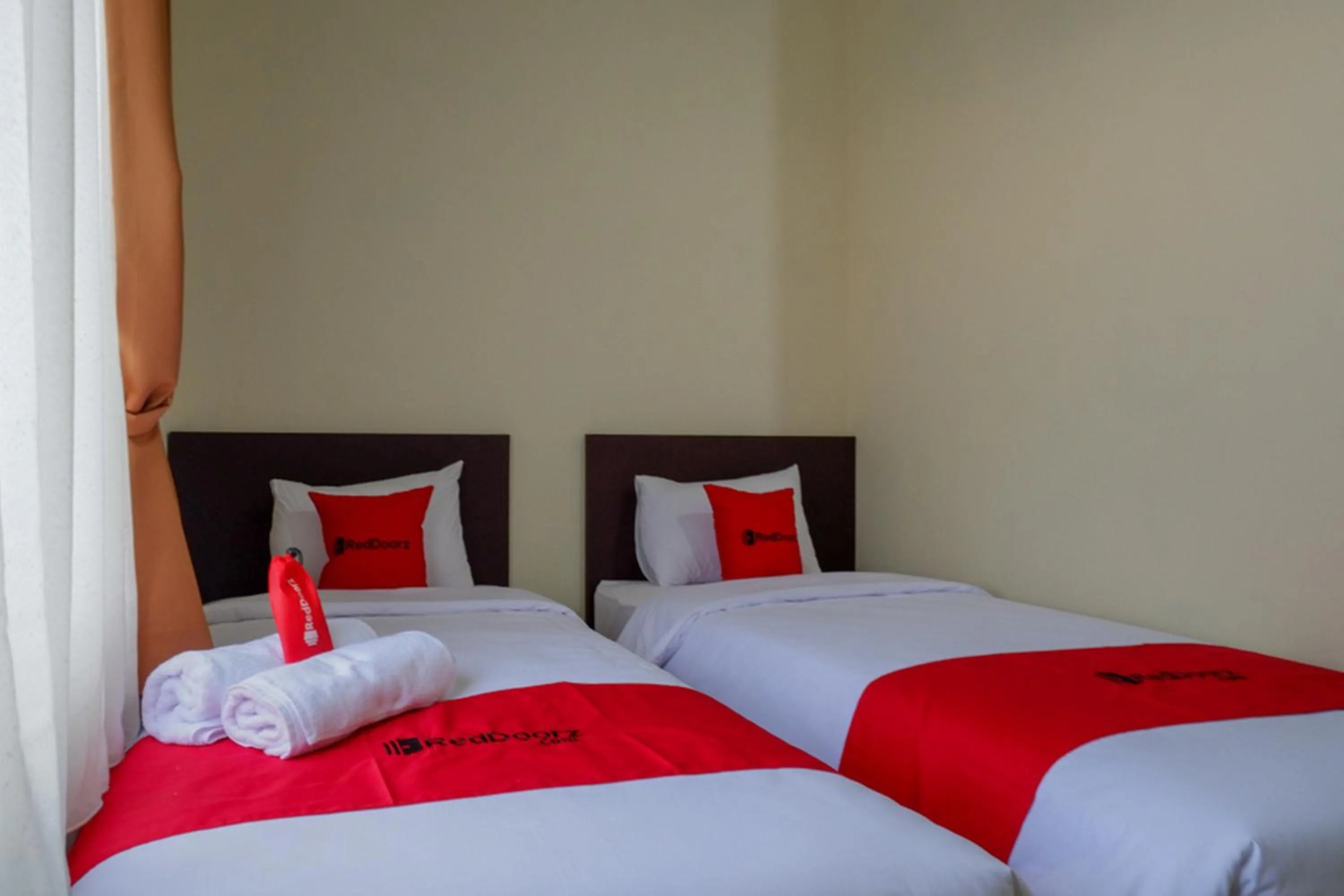 Bed in RedDoorz near Stadion 45 Karanganyar