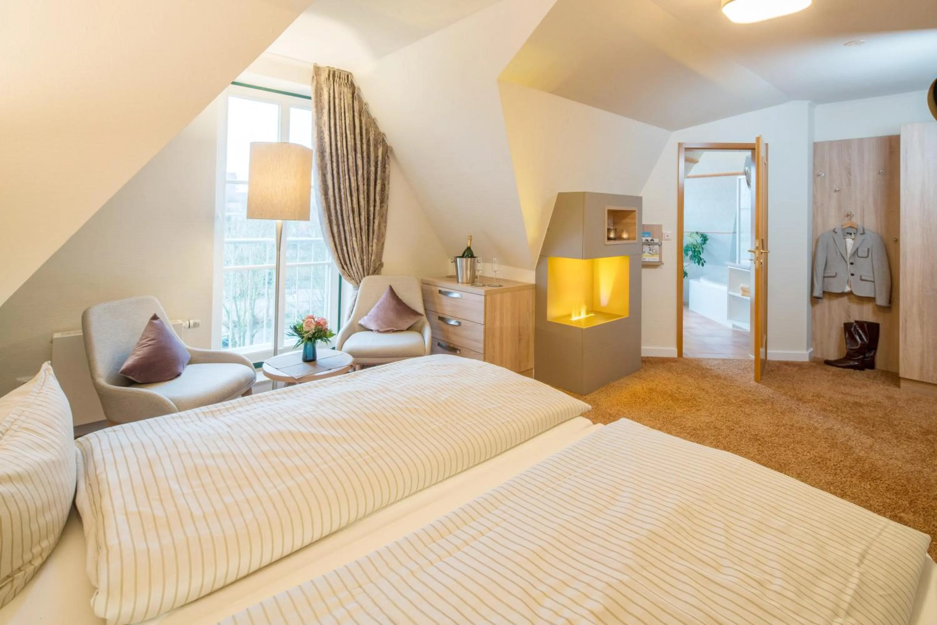 Photo of the whole room, Bed in Hotel Altes Zollhaus