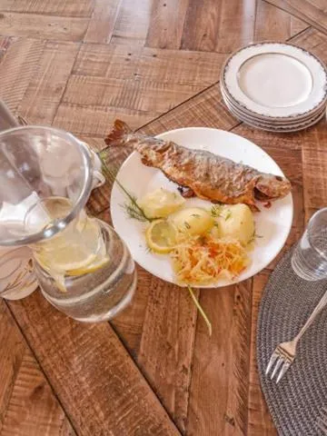 Pokoje Gościnne Art- Dworek