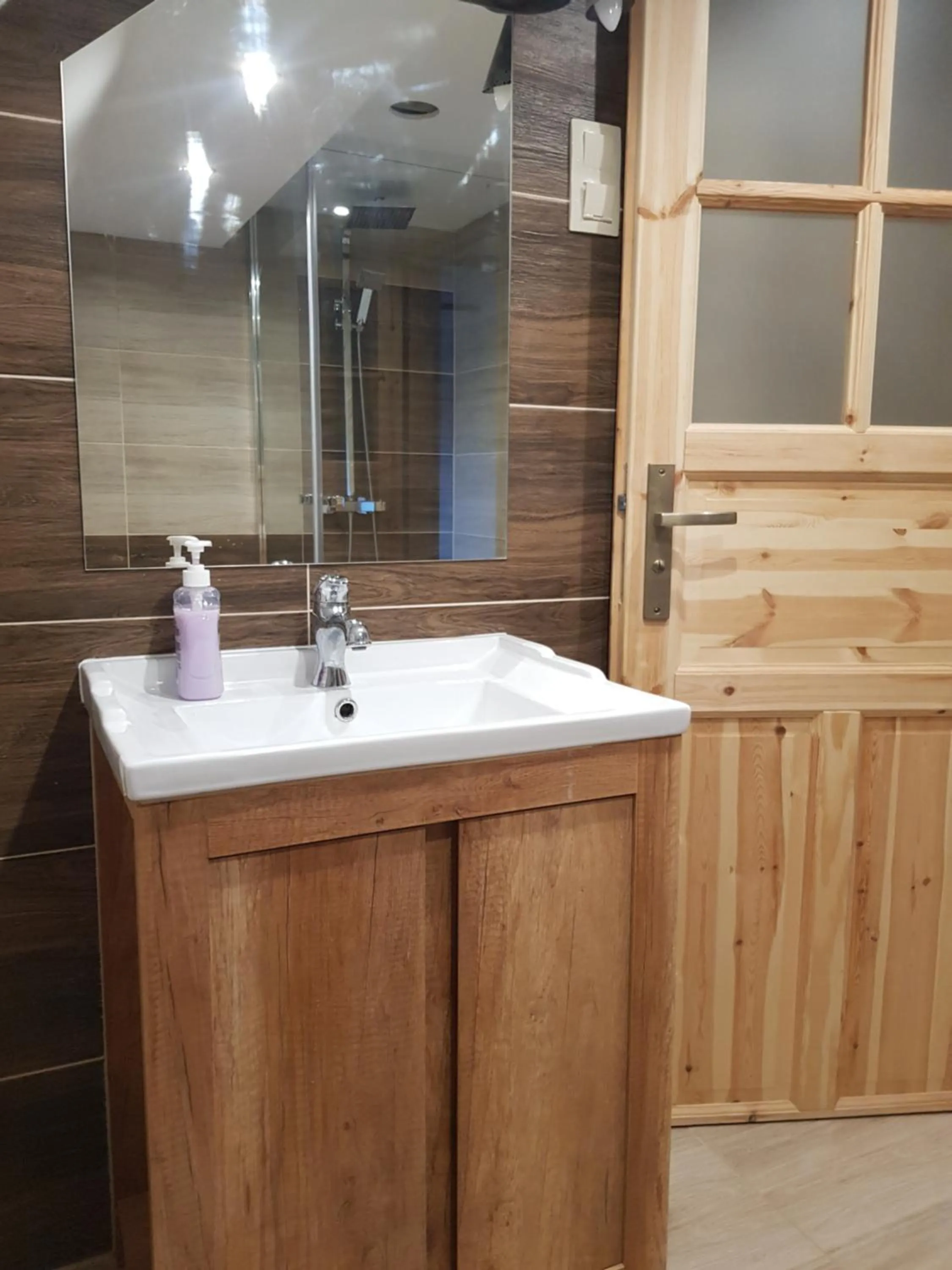 Pokoje Gościnne Art- Dworek