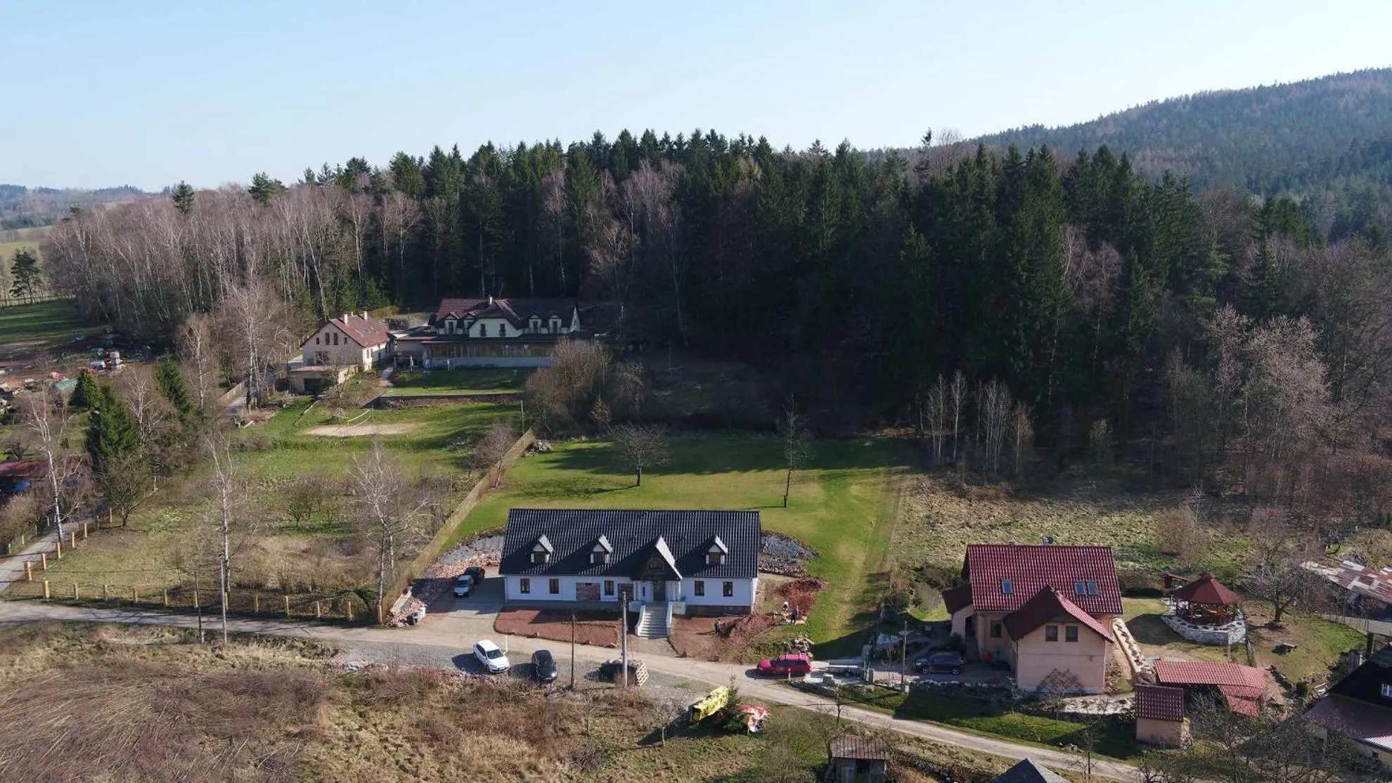 Pokoje Gościnne Art- Dworek