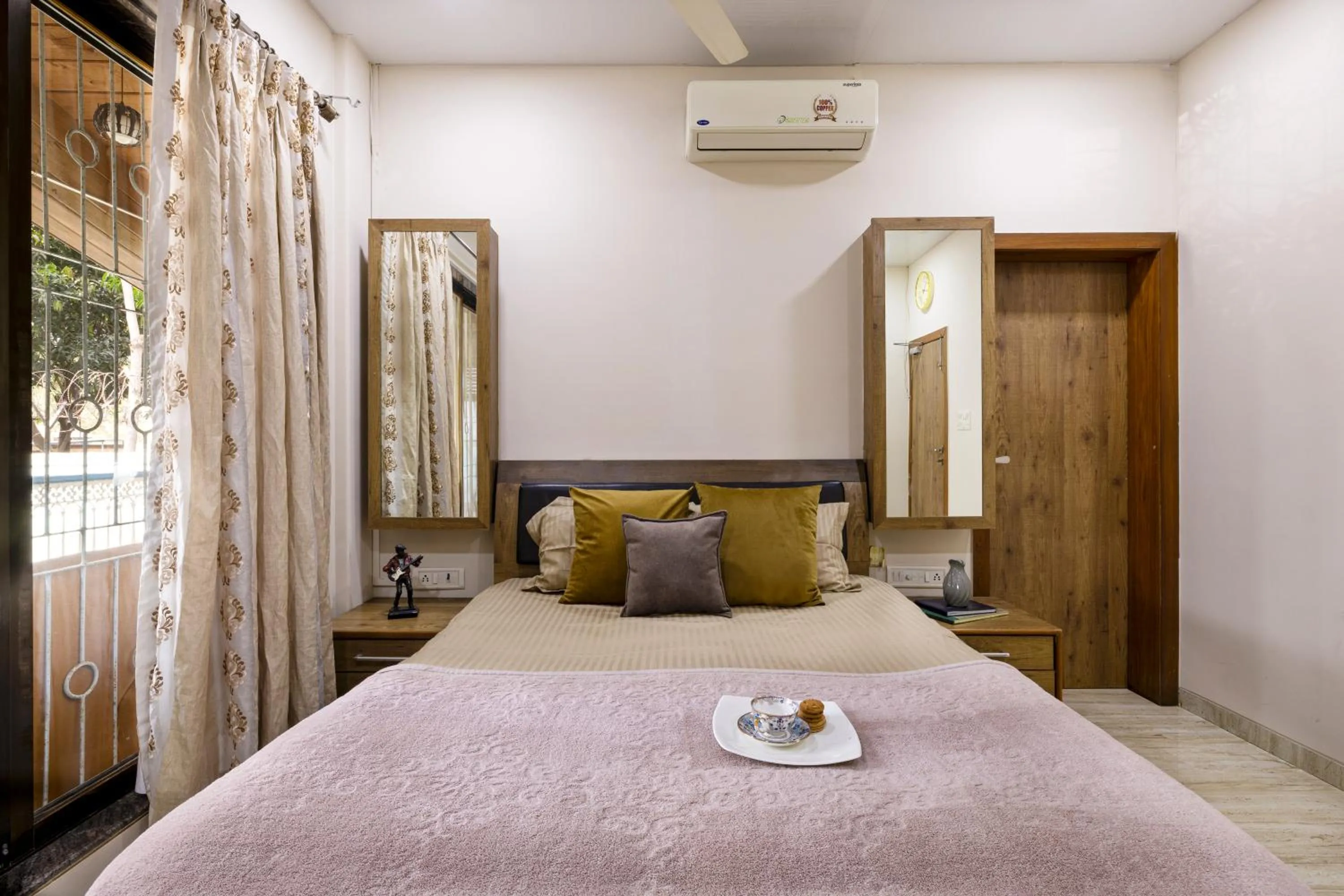 Bed in Geeta Bhawan Villa