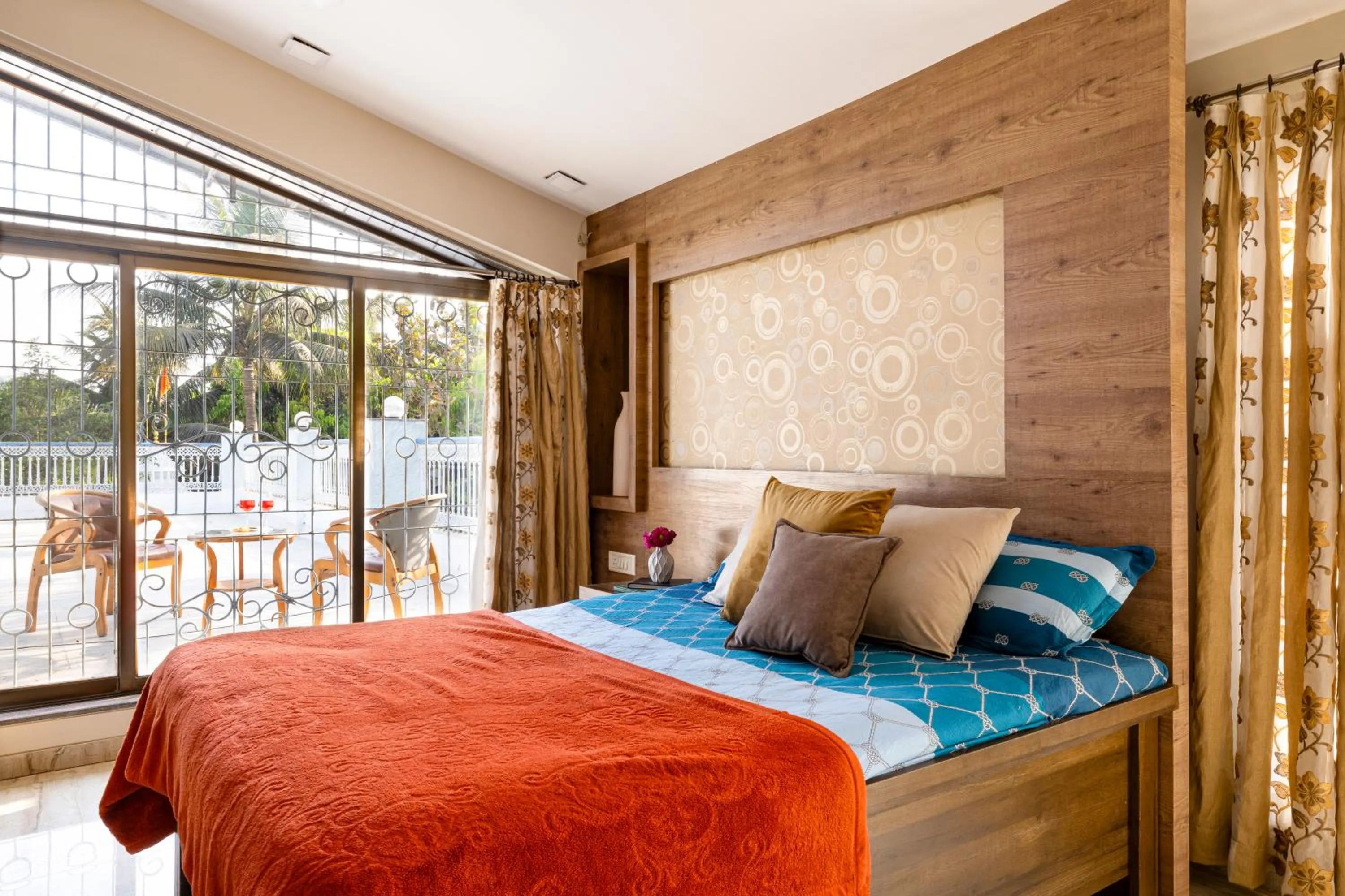 Bed in Geeta Bhawan Villa