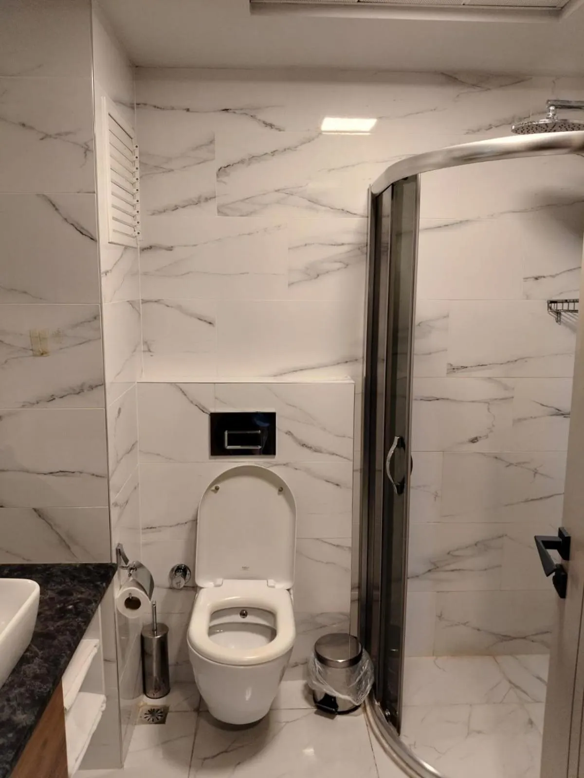 Golden World Suite Hotel