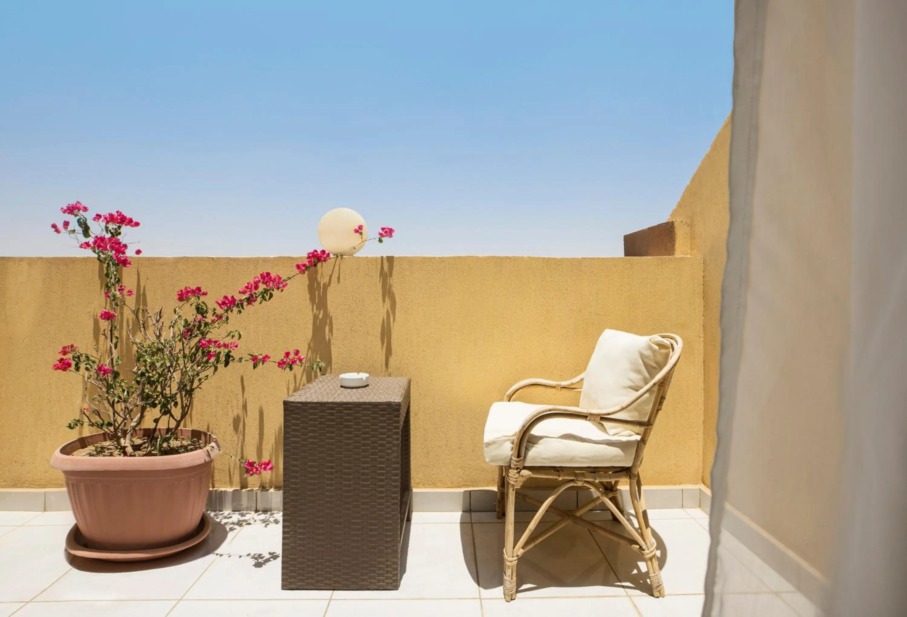 Balcony/Terrace in Vibotel Residence Hotel Apartments