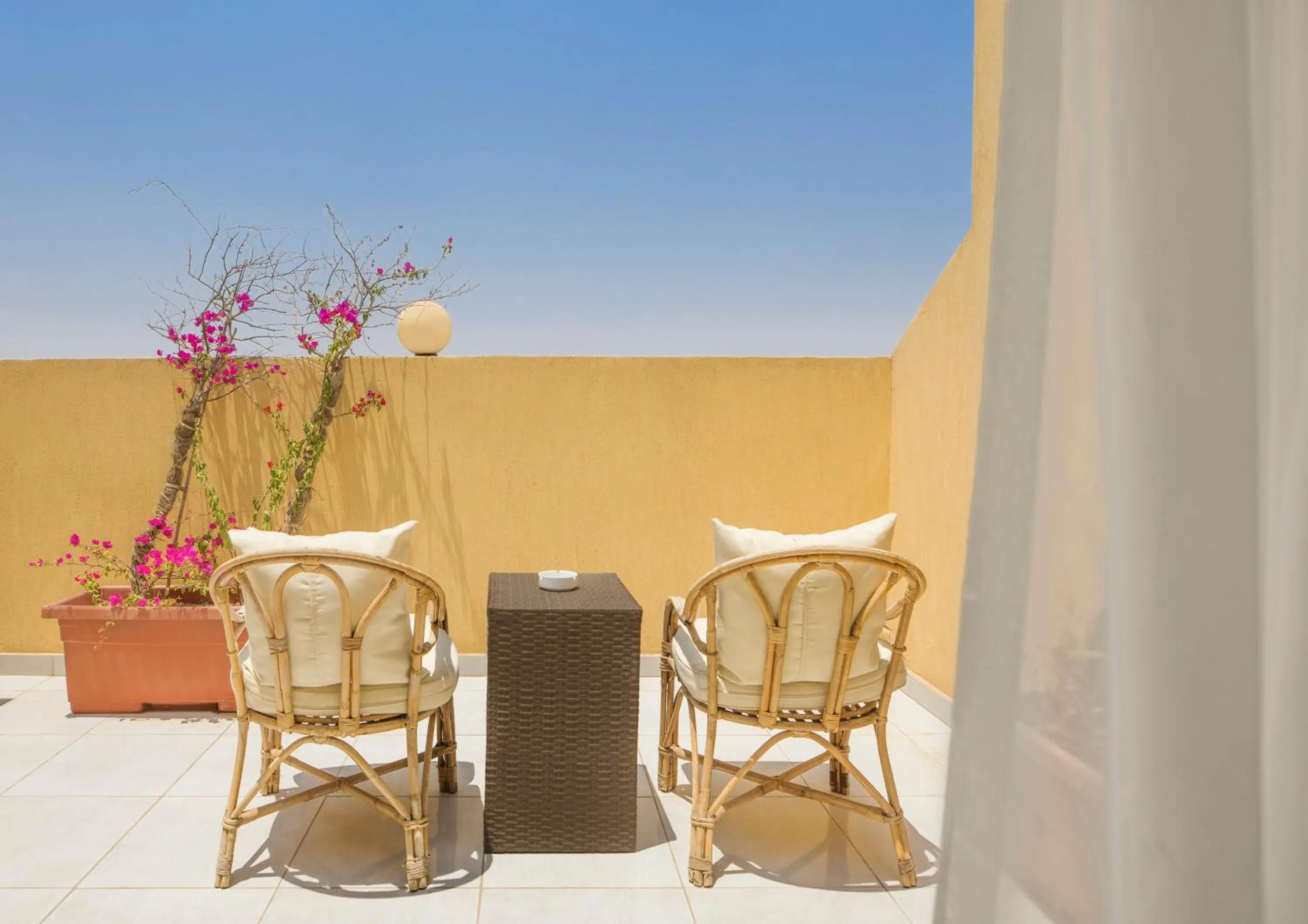 Balcony/Terrace in Vibotel Residence Hotel Apartments