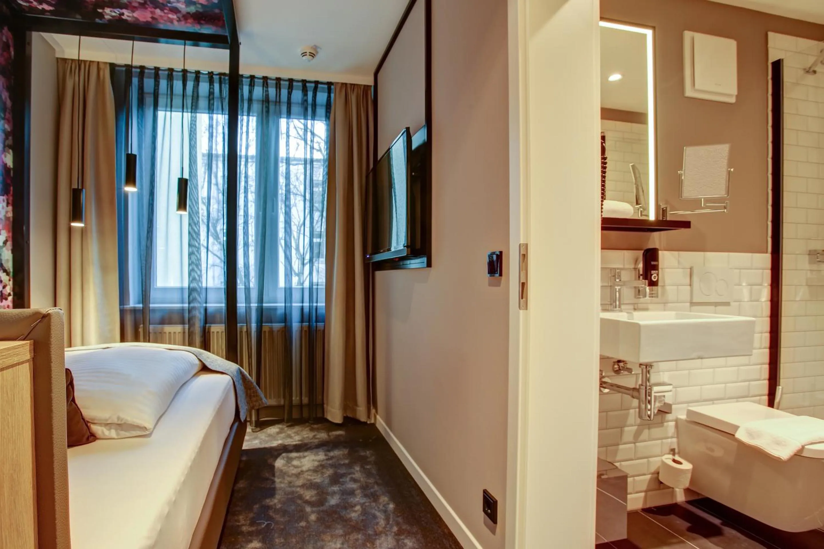 Bed in Vienna House Easy by Wyndham Hamburg City