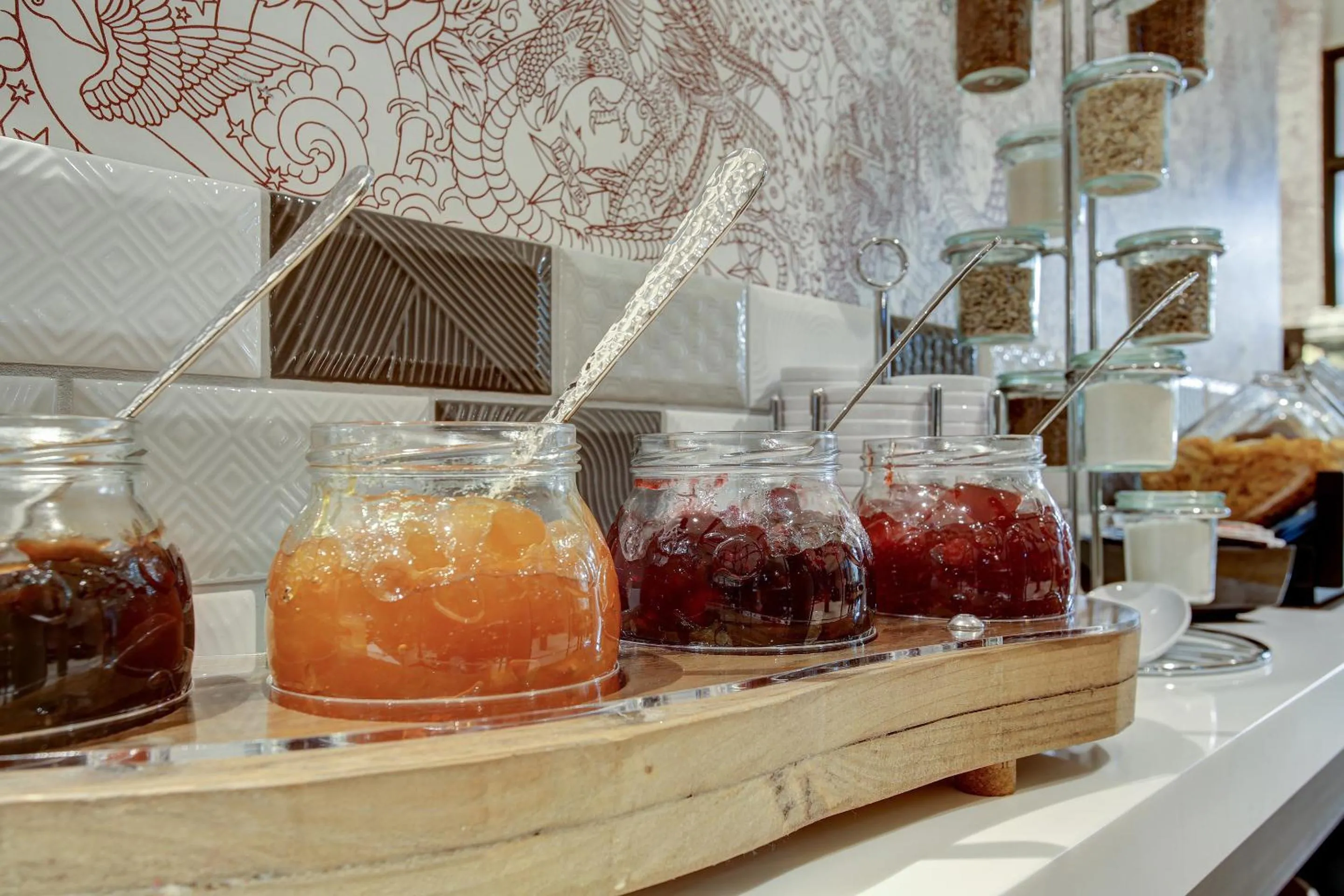 Food and drinks in Vienna House Easy by Wyndham Hamburg City