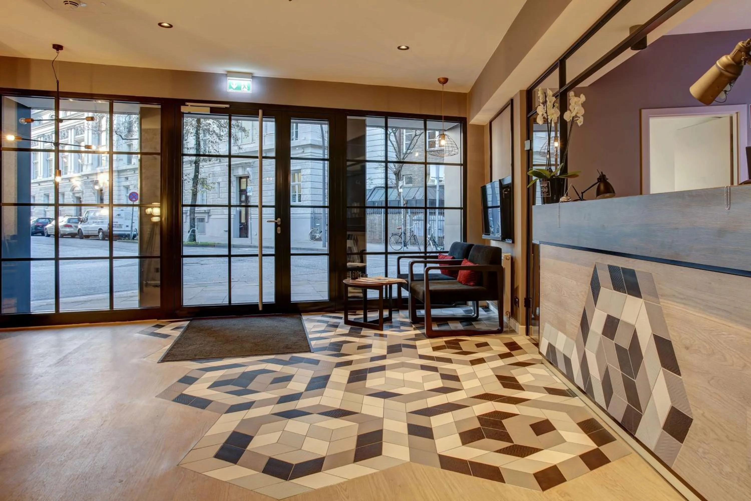 Lobby or reception in Vienna House Easy by Wyndham Hamburg City