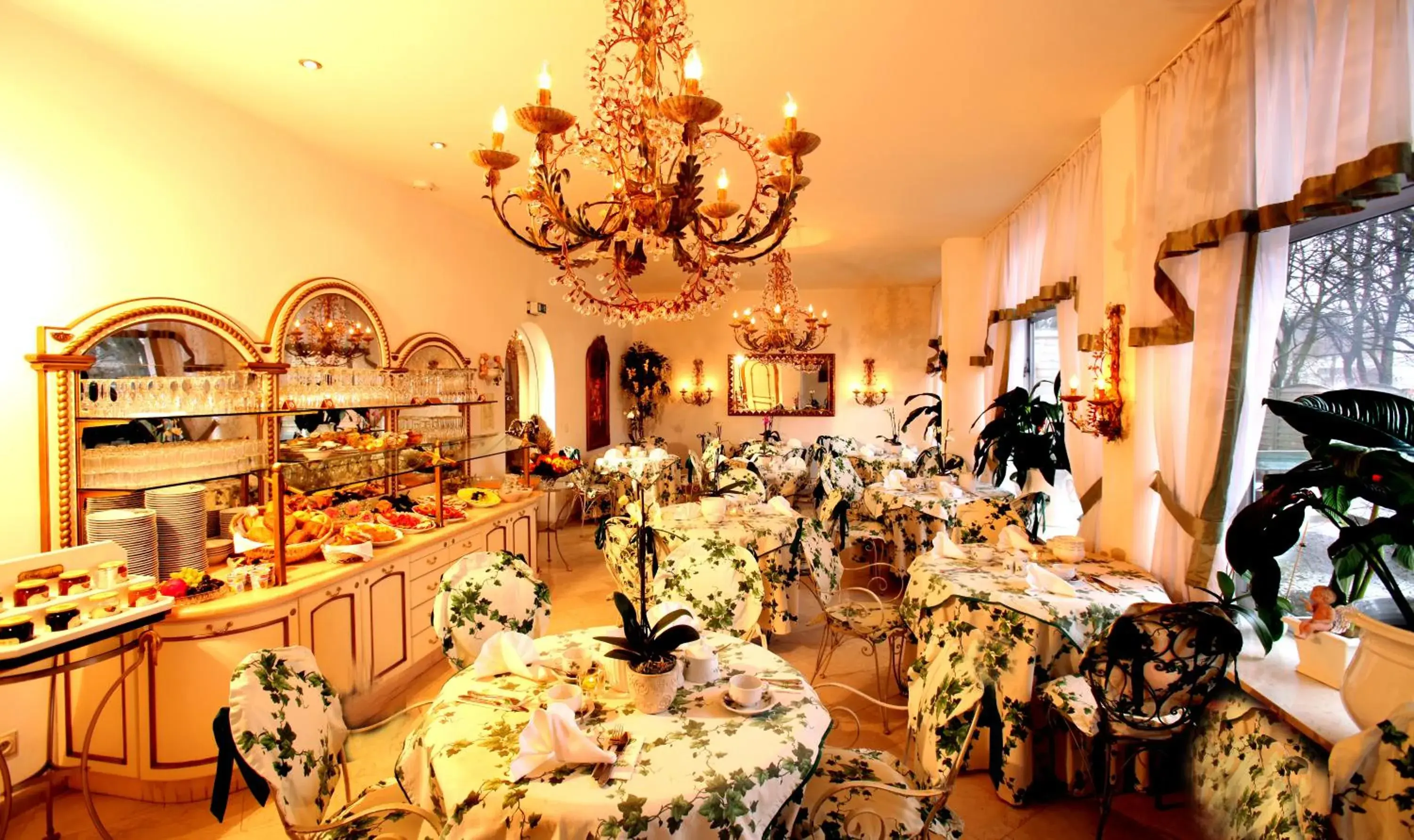 Breakfast in Seibel's Park Hotel Breakfast in Seibel's Park Hotel