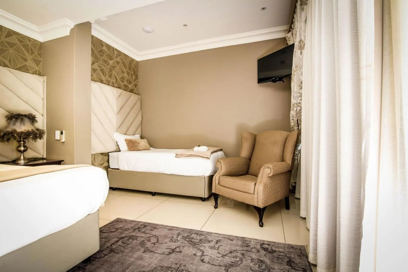 TV and multimedia, Bed in Potch Manor Guest House