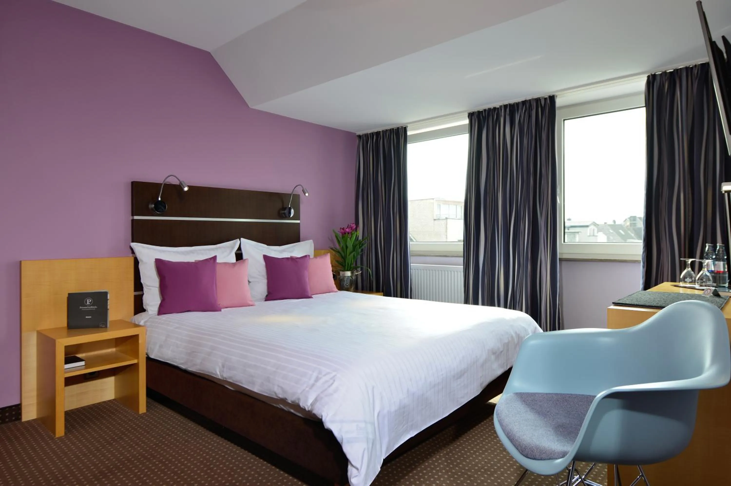 Photo of the whole room, Bed in Hotel Uhu Garni - Superior