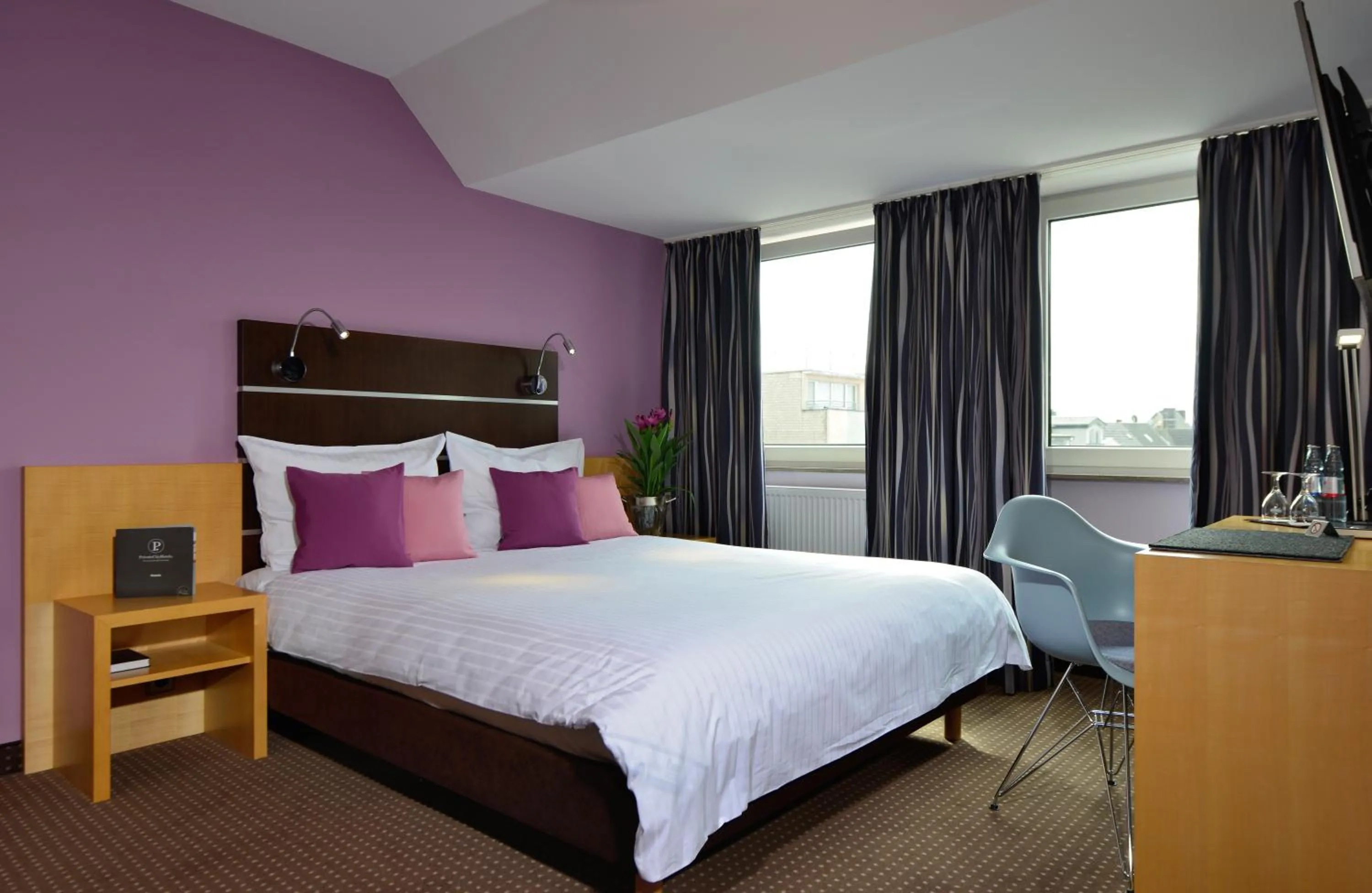 Photo of the whole room, Bed in Hotel Uhu Garni - Superior