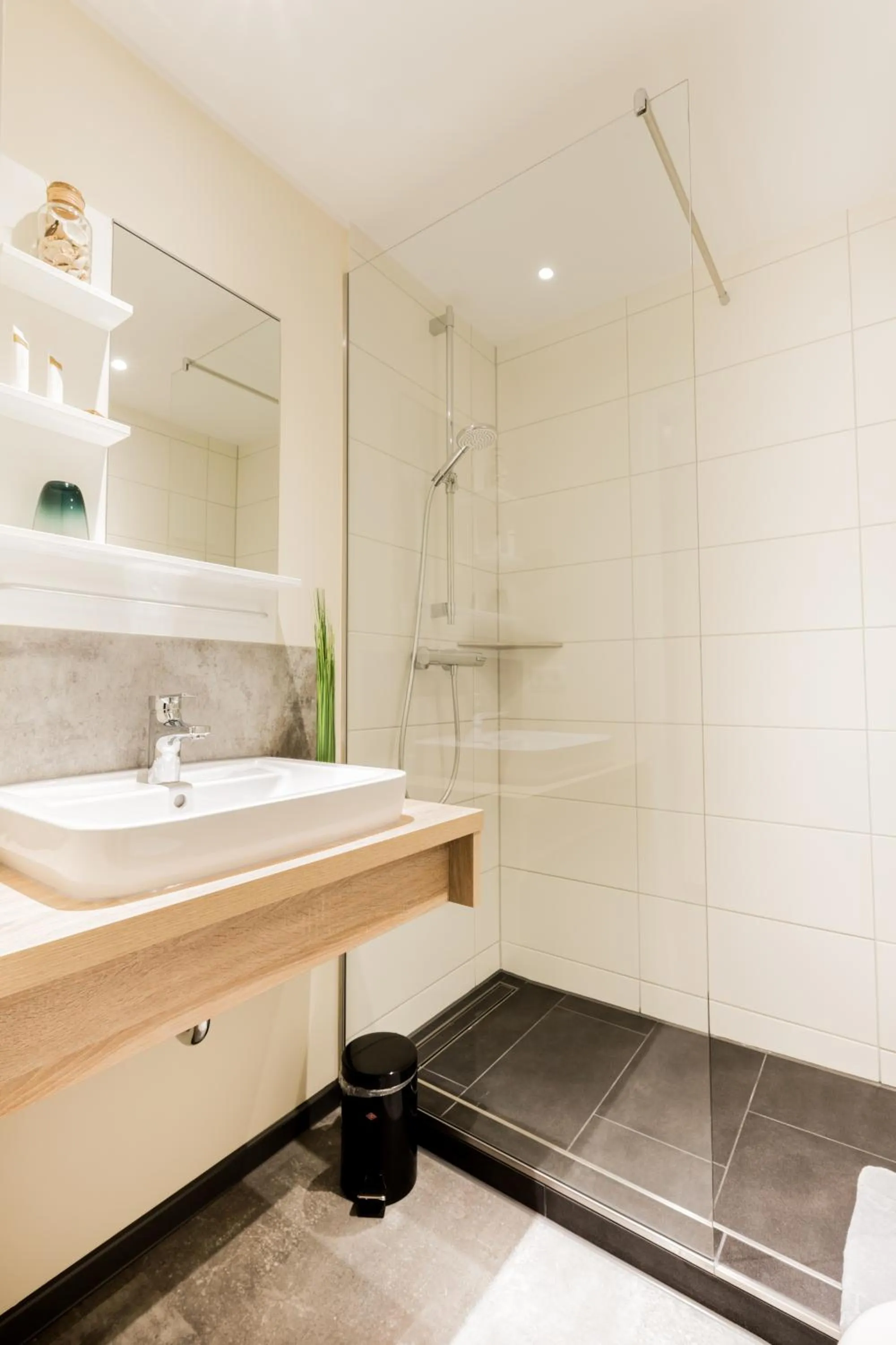Bathroom in Hotel DH -Deutsches Haus-
