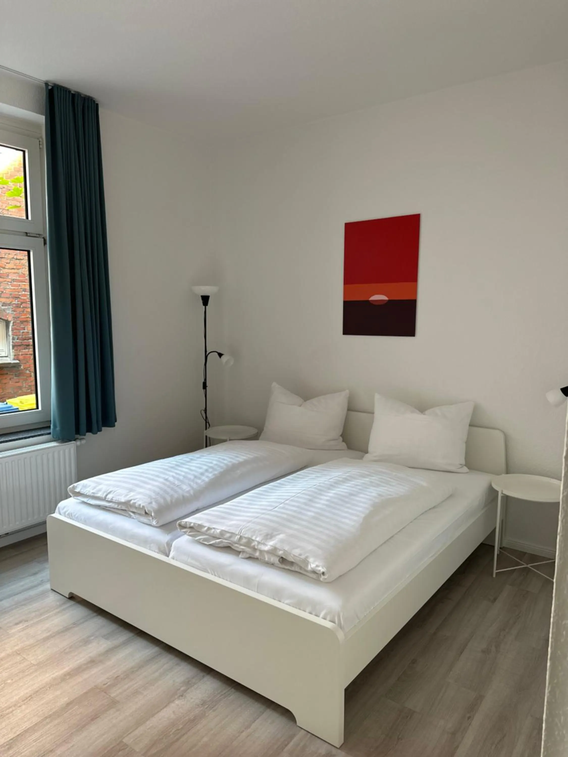Bedroom, Bed in Hotel DH -Deutsches Haus-