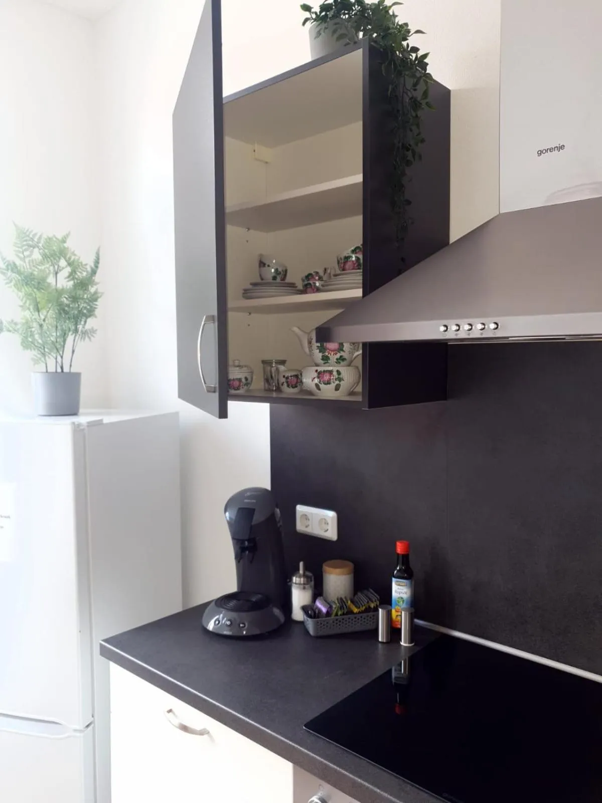 Kitchen or kitchenette in Hotel DH -Deutsches Haus-