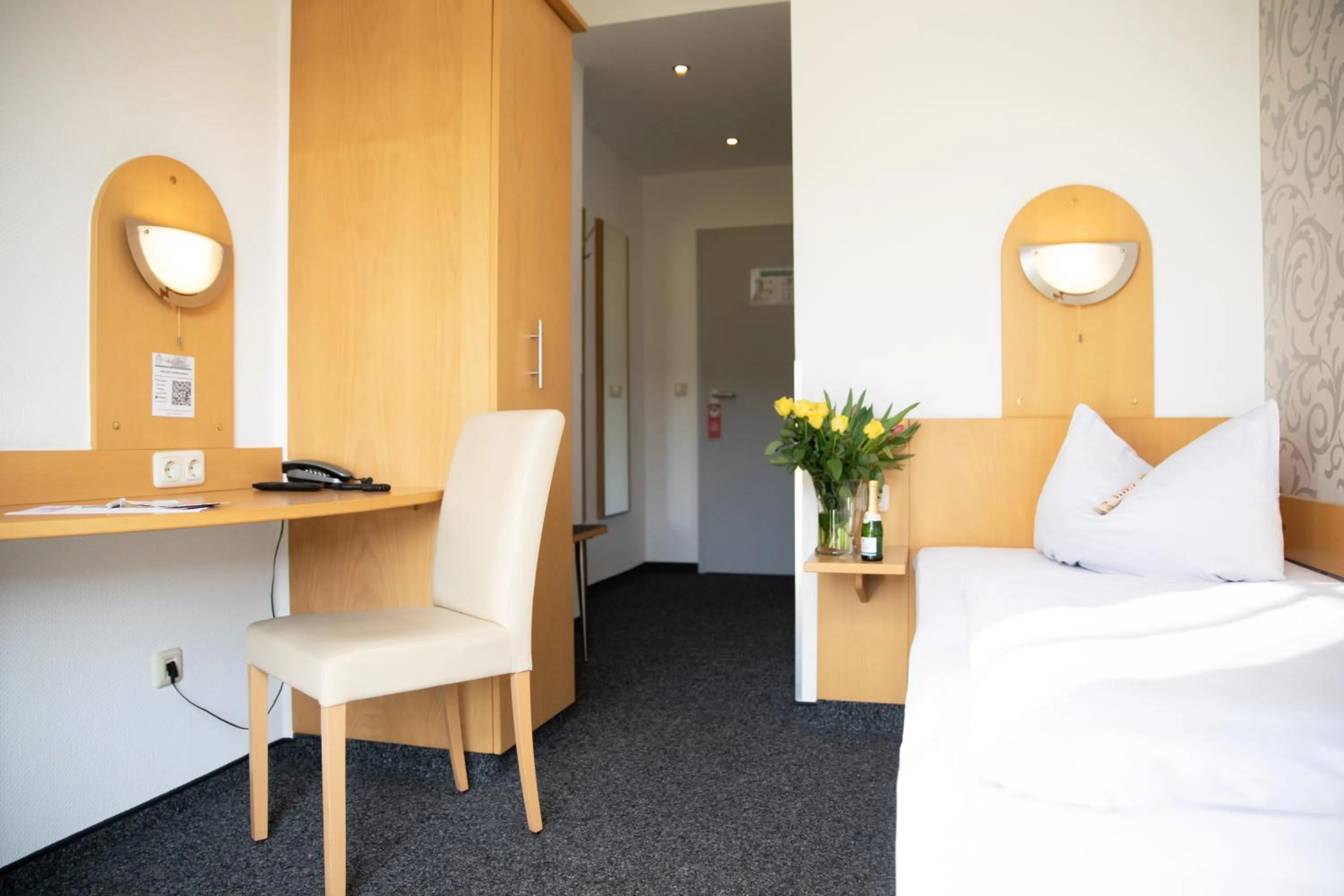 Photo of the whole room, Bed in Hotel Regina