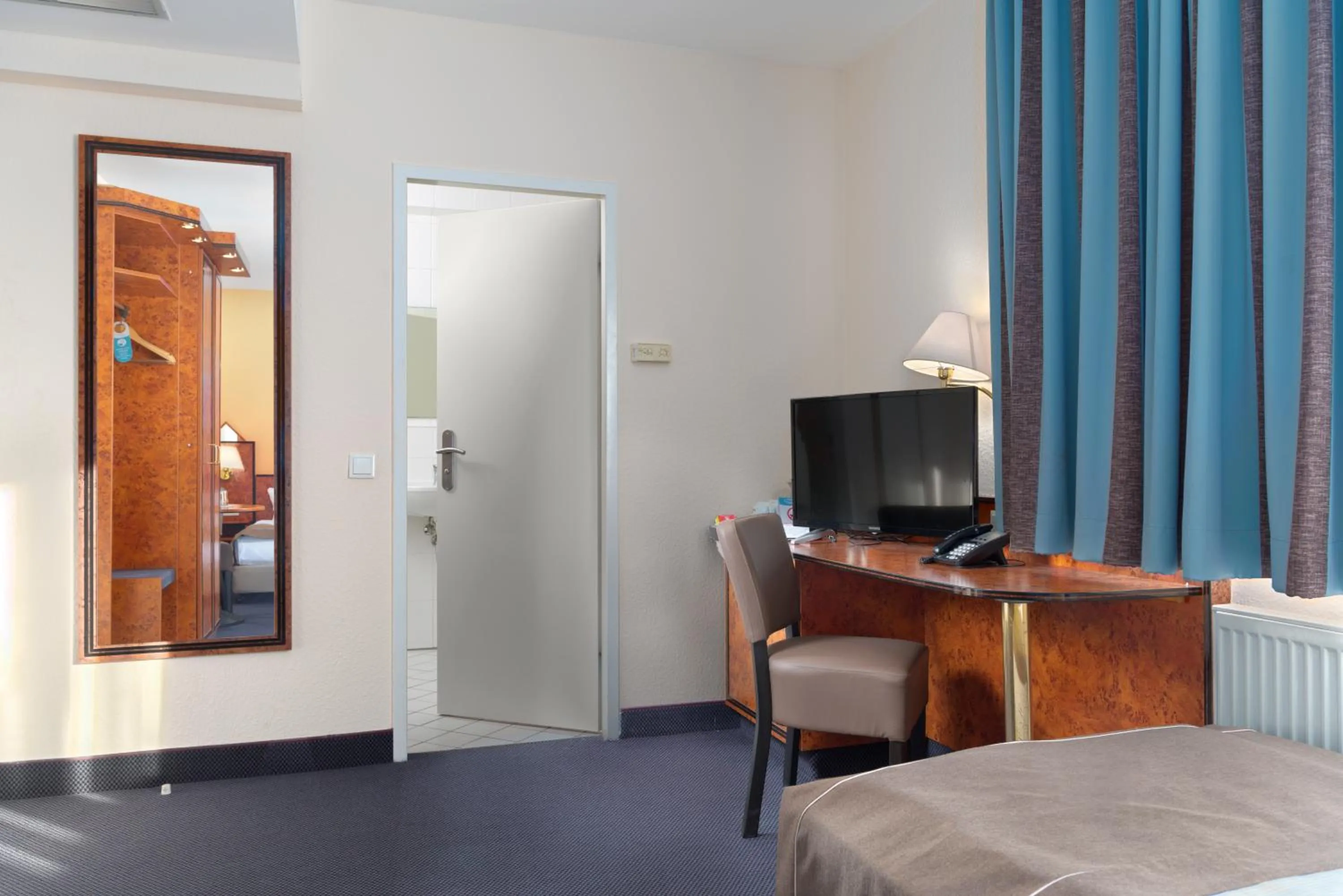 Bed in Trip Inn Hotel Minerva Frankfurt