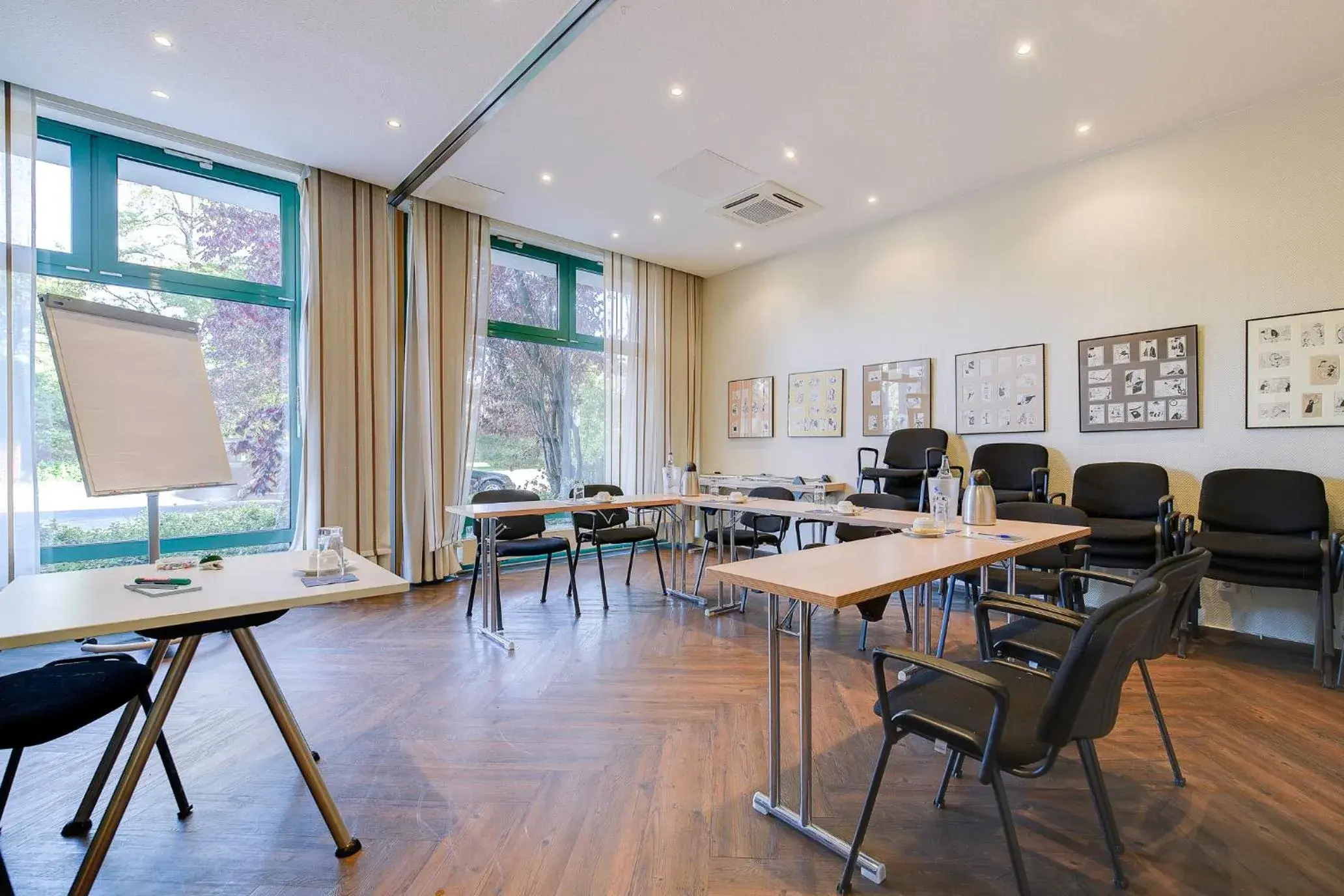 Property building in Ambiente Langenhagen Hannover by Tulip Inn Property building in Ambiente Langenhagen Hannover by Tulip Inn