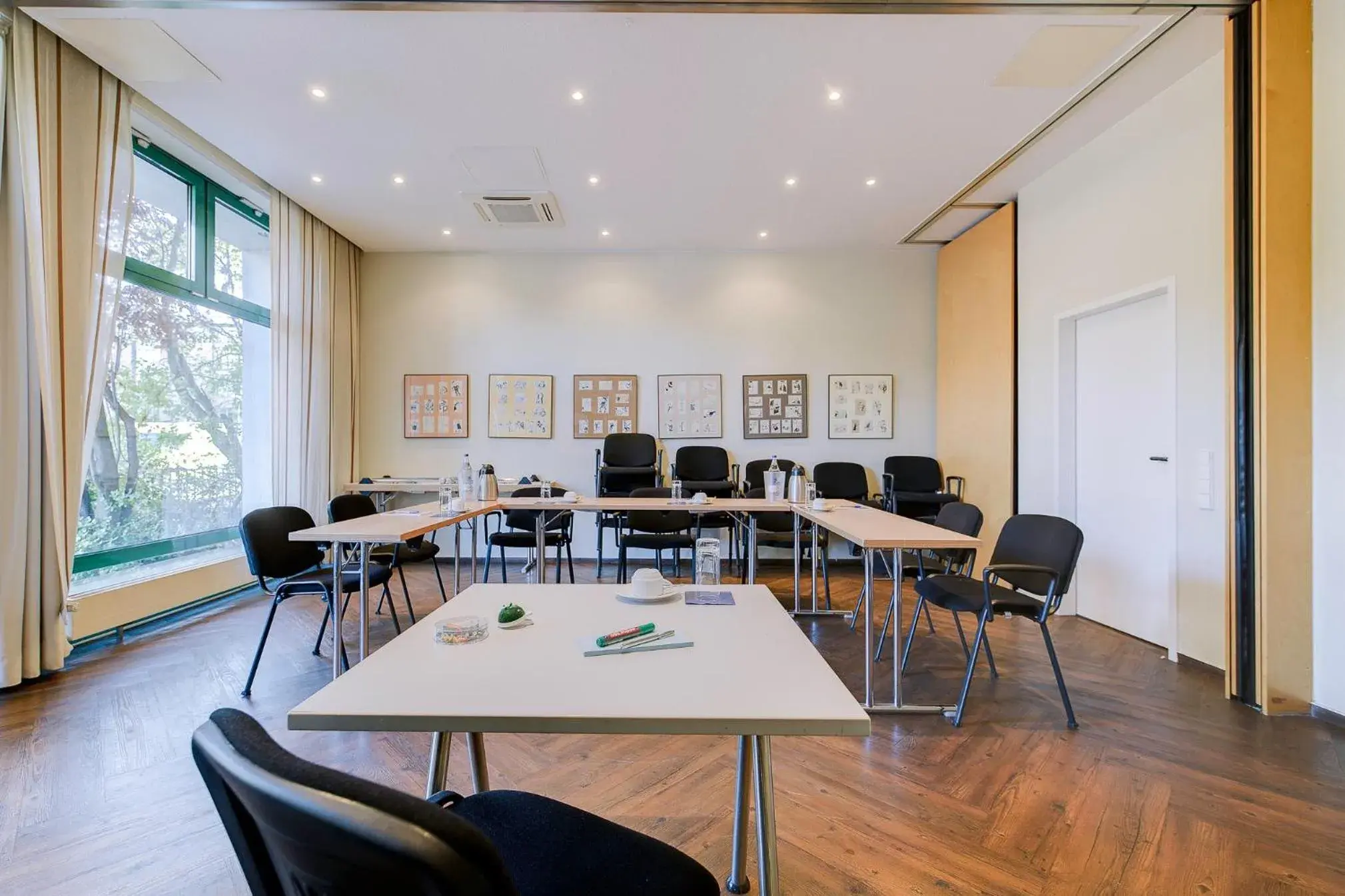 Property building in Ambiente Langenhagen Hannover by Tulip Inn Property building in Ambiente Langenhagen Hannover by Tulip Inn