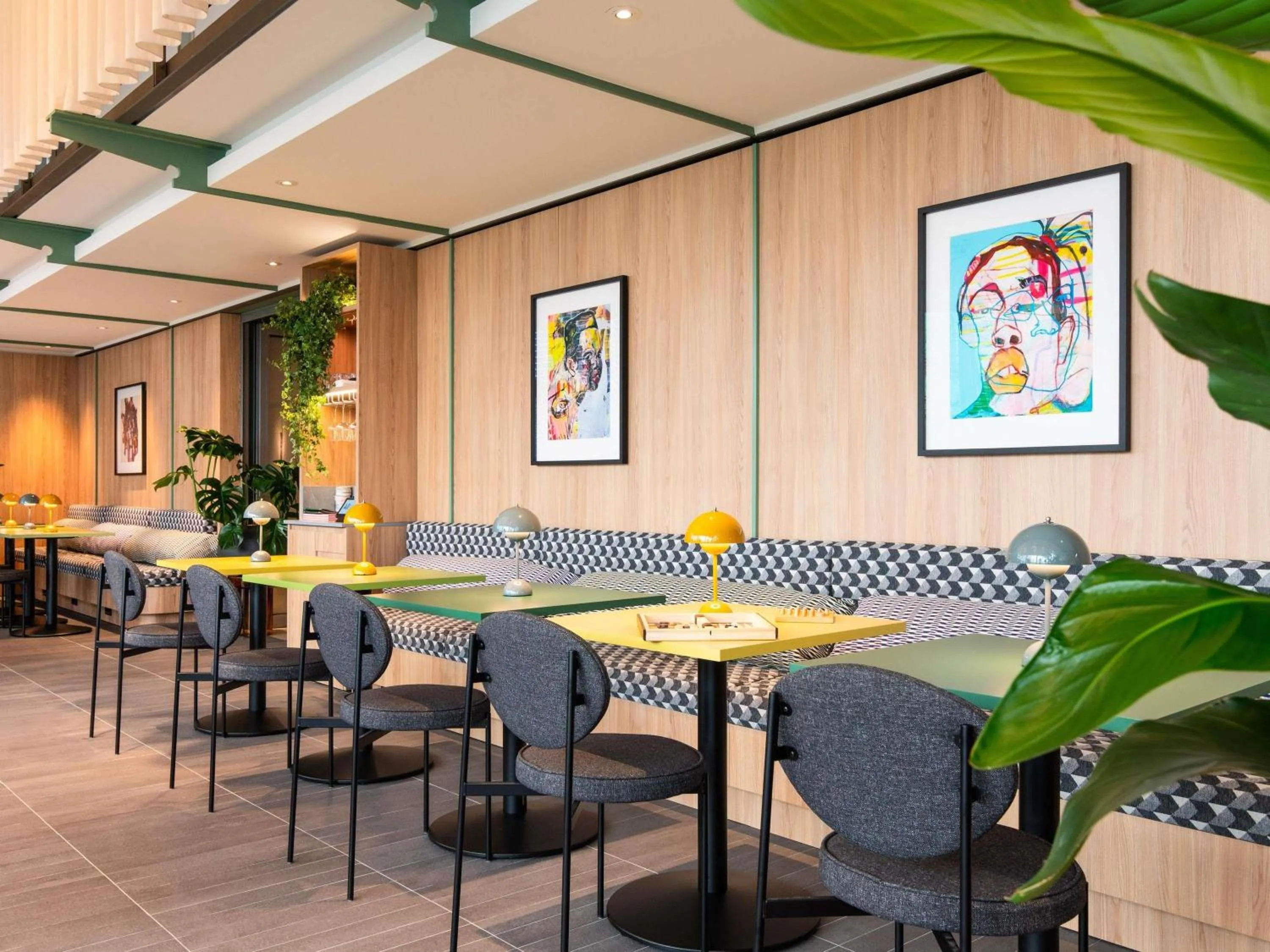 Restaurant/places to eat in TRIBE Düsseldorf