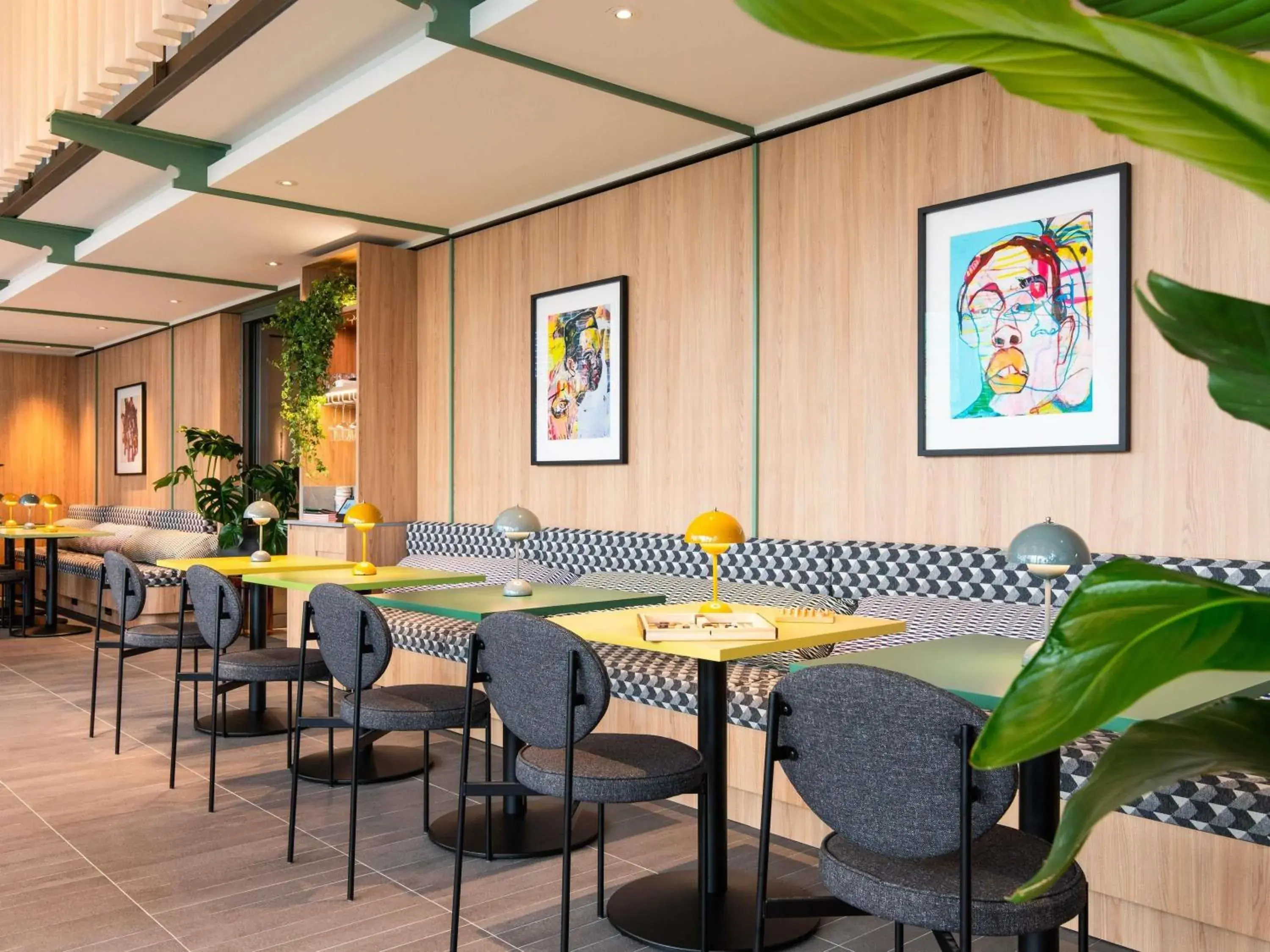 Restaurant/places to eat in TRIBE Düsseldorf Restaurant/places to eat in TRIBE Düsseldorf